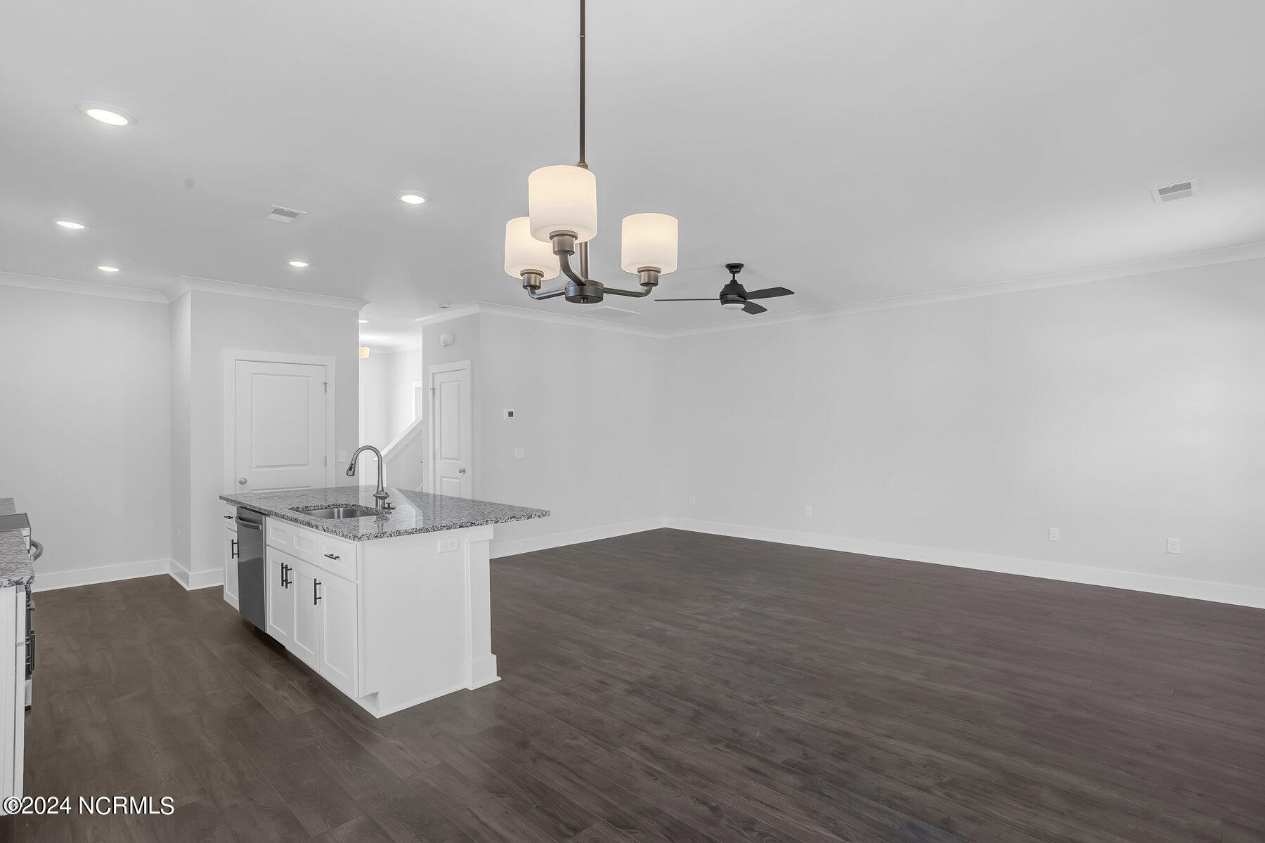 1314 Carlyle Lane Property Photo 4