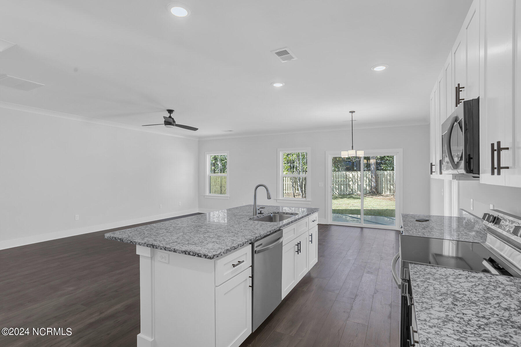 1314 Carlyle Lane Property Photo 6
