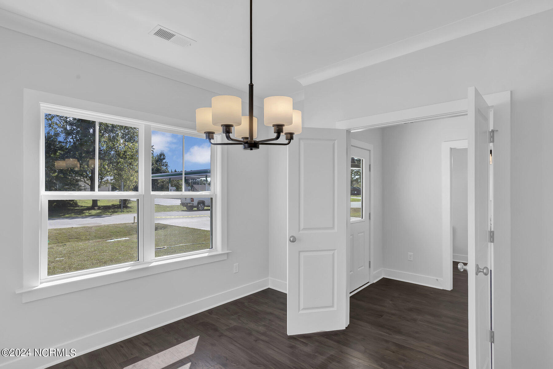 1314 Carlyle Lane Property Photo 11