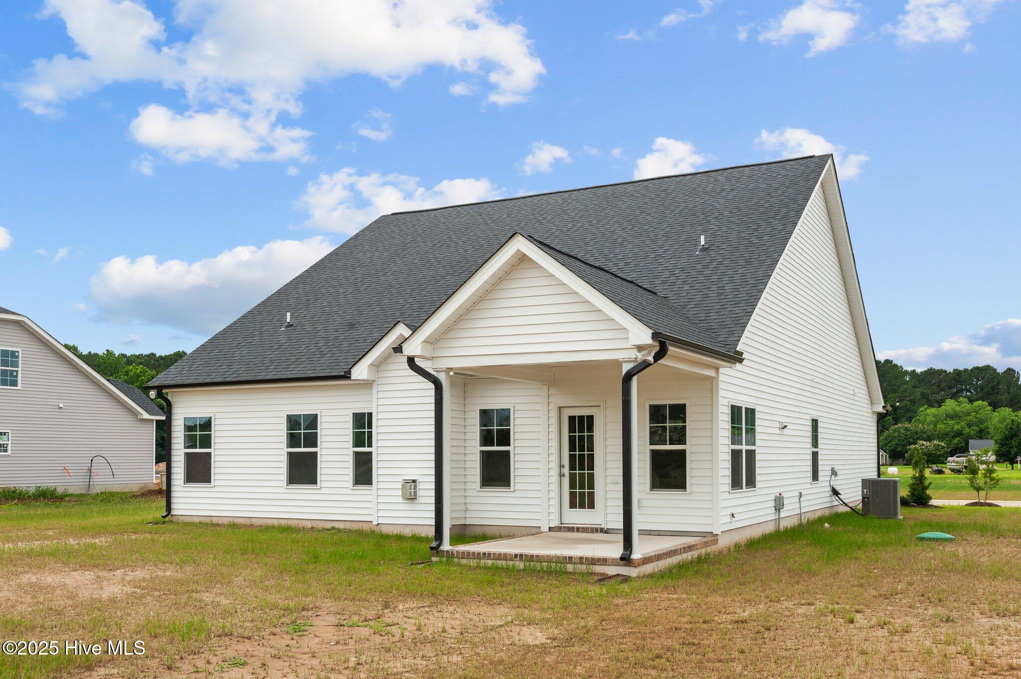 2885 Tucker Hill Drive Property Photo 4