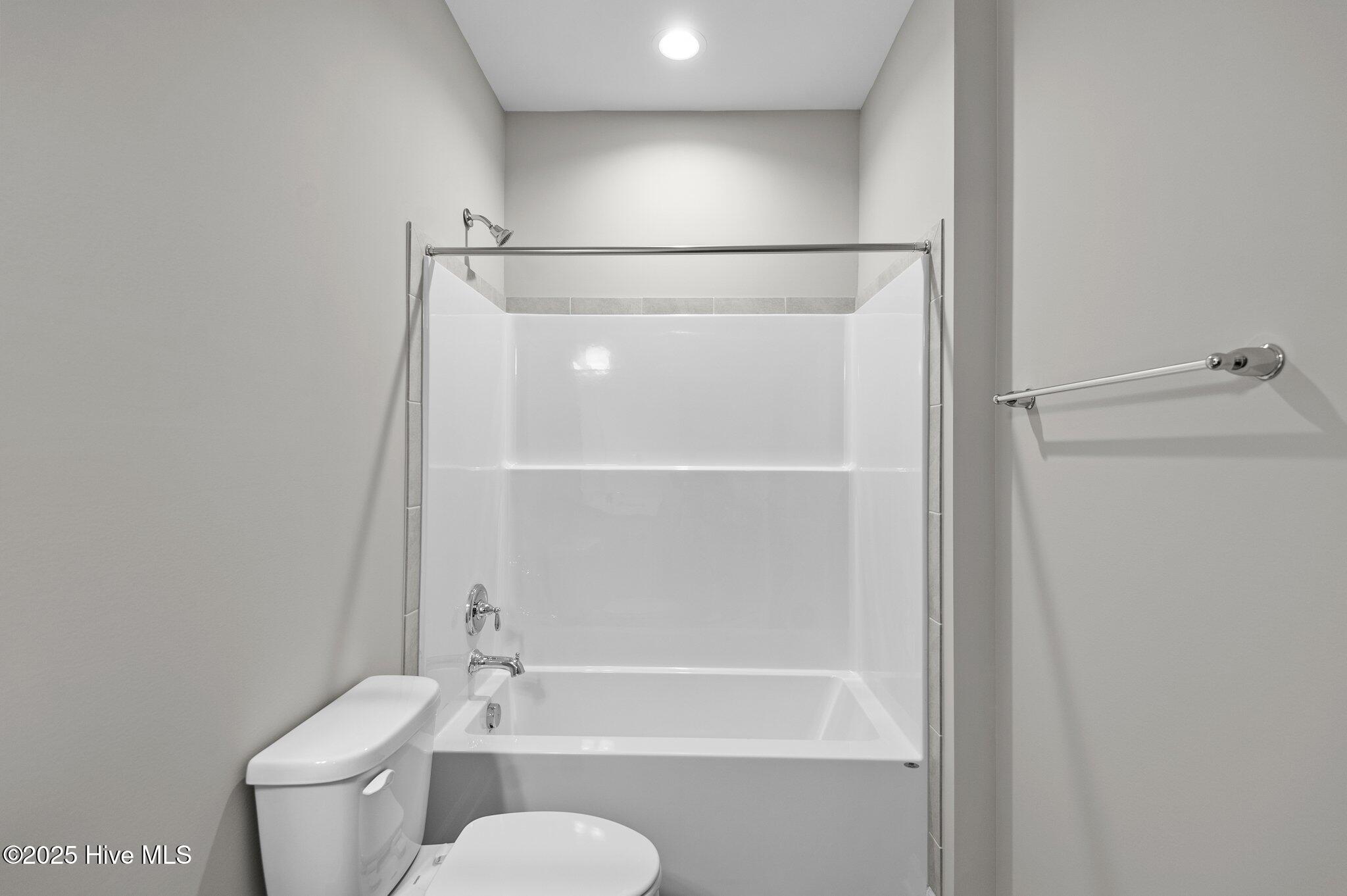 2844 Tucker Hill Drive Property Photo 6