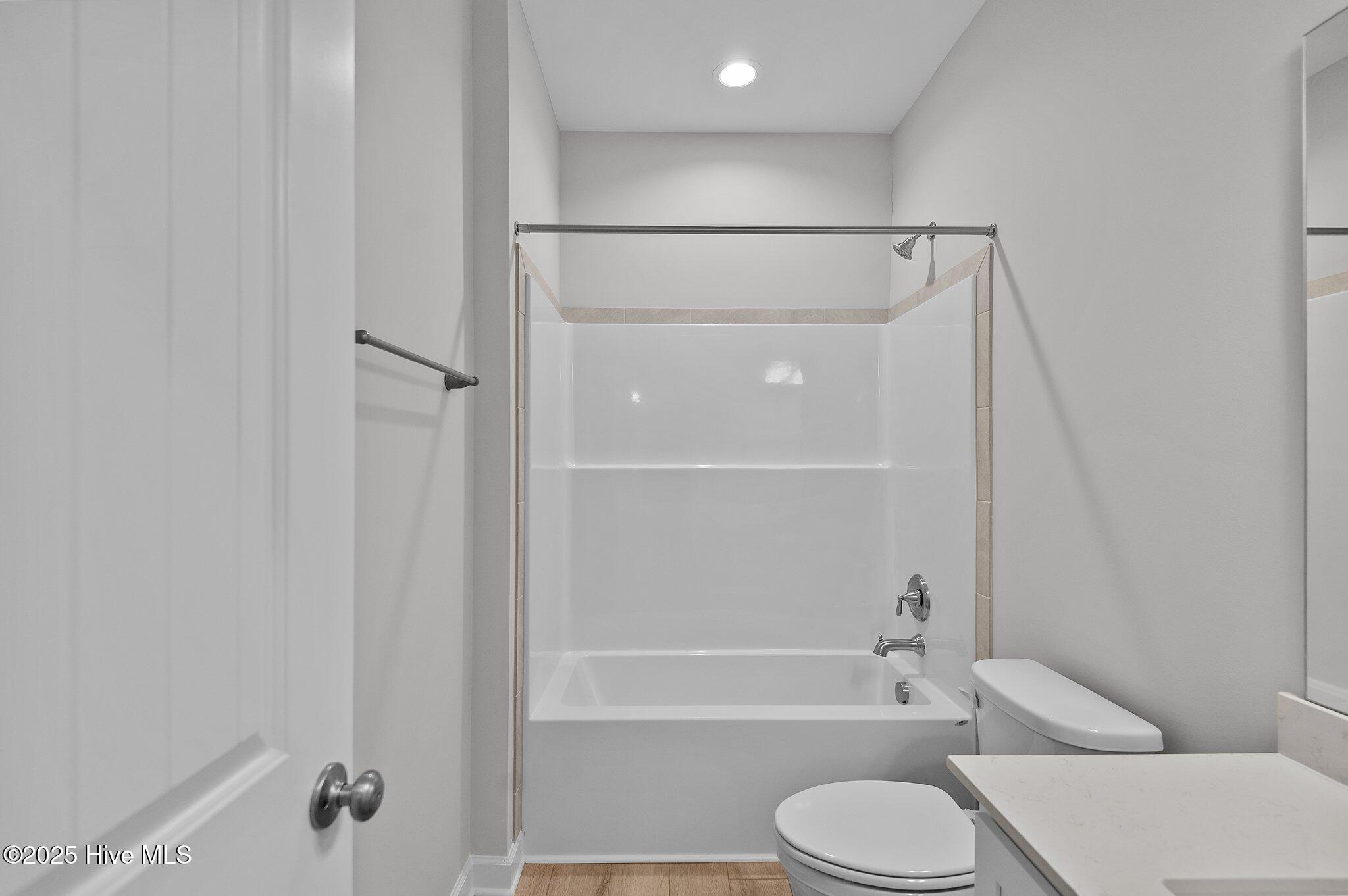 2833 Tucker Hill Drive Property Photo 6