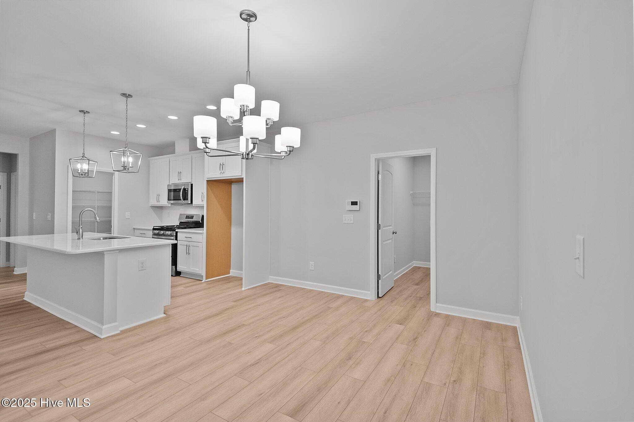 2833 Tucker Hill Drive Property Photo 11