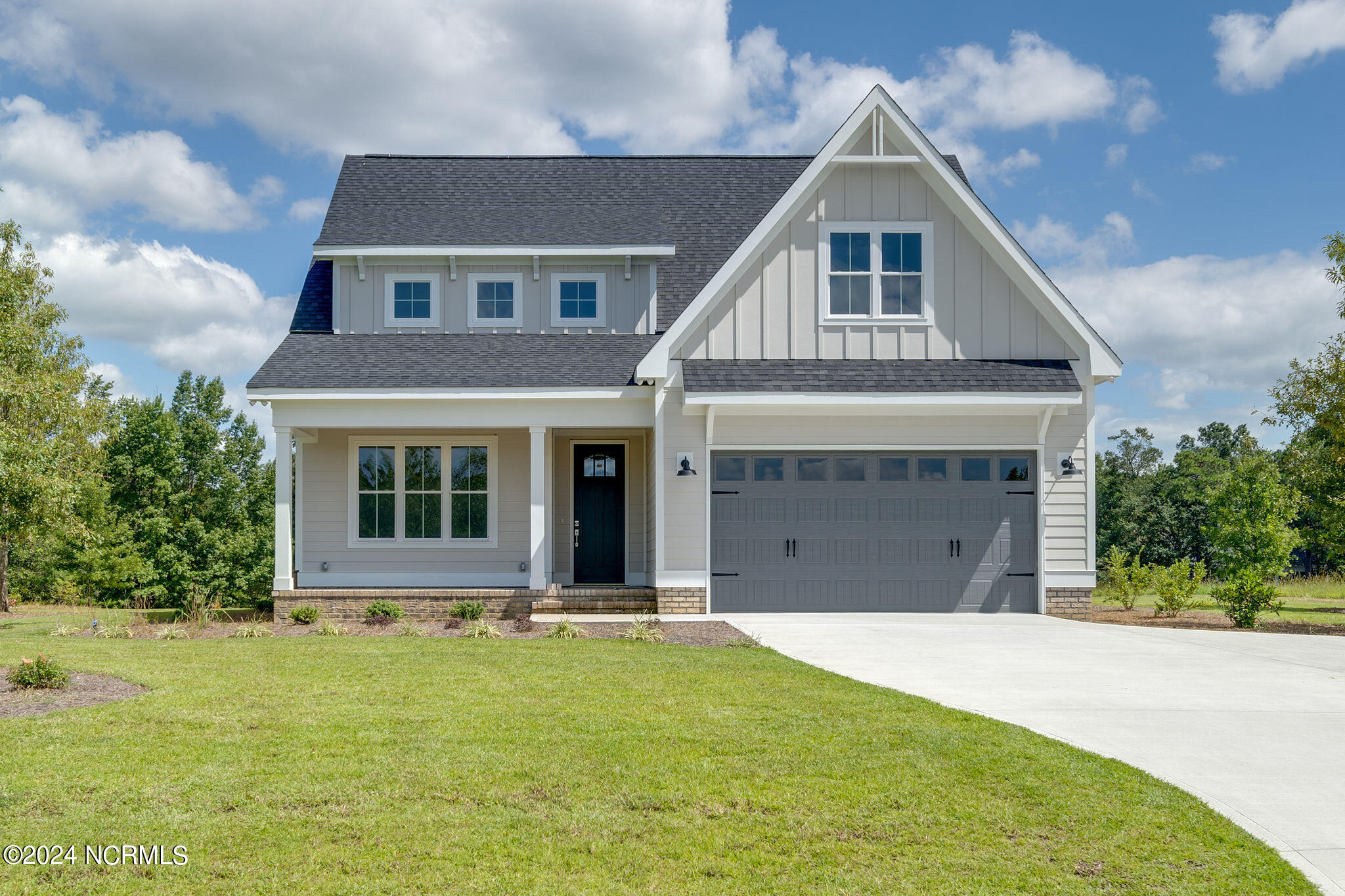 141 Sycamore Lakes Drive Property Photo 1