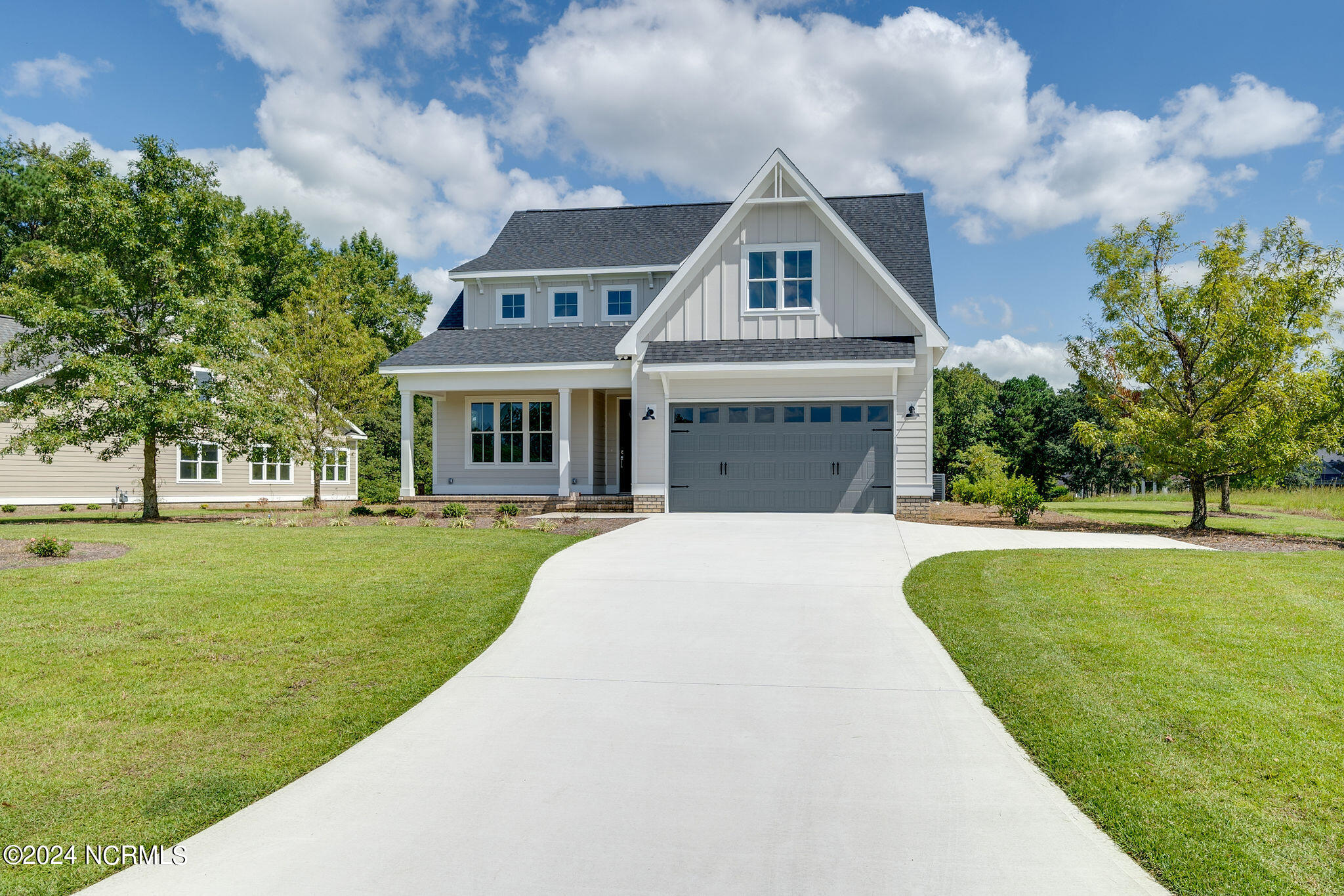 141 Sycamore Lakes Drive Property Photo 3