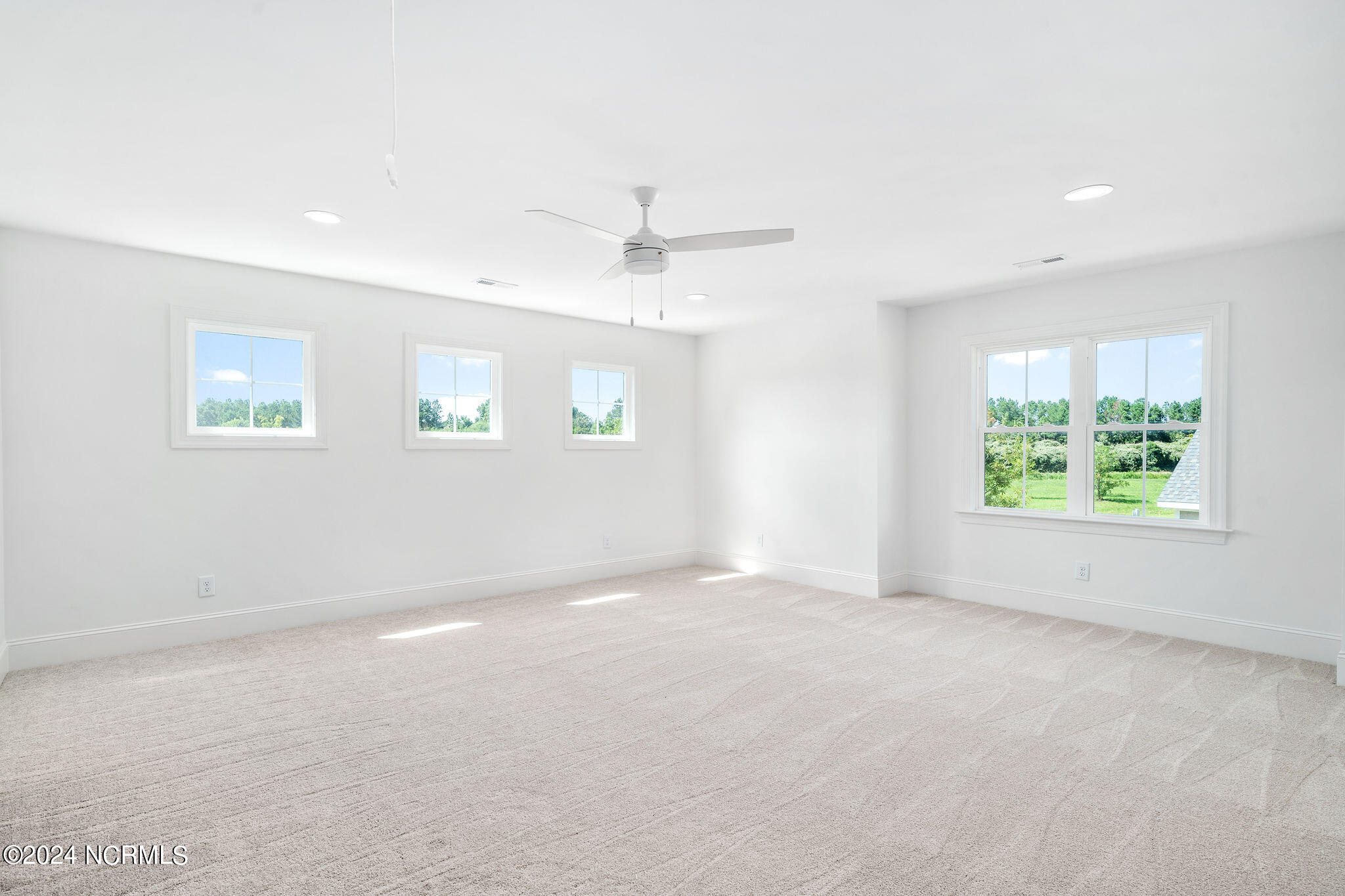 141 Sycamore Lakes Drive Property Photo 35
