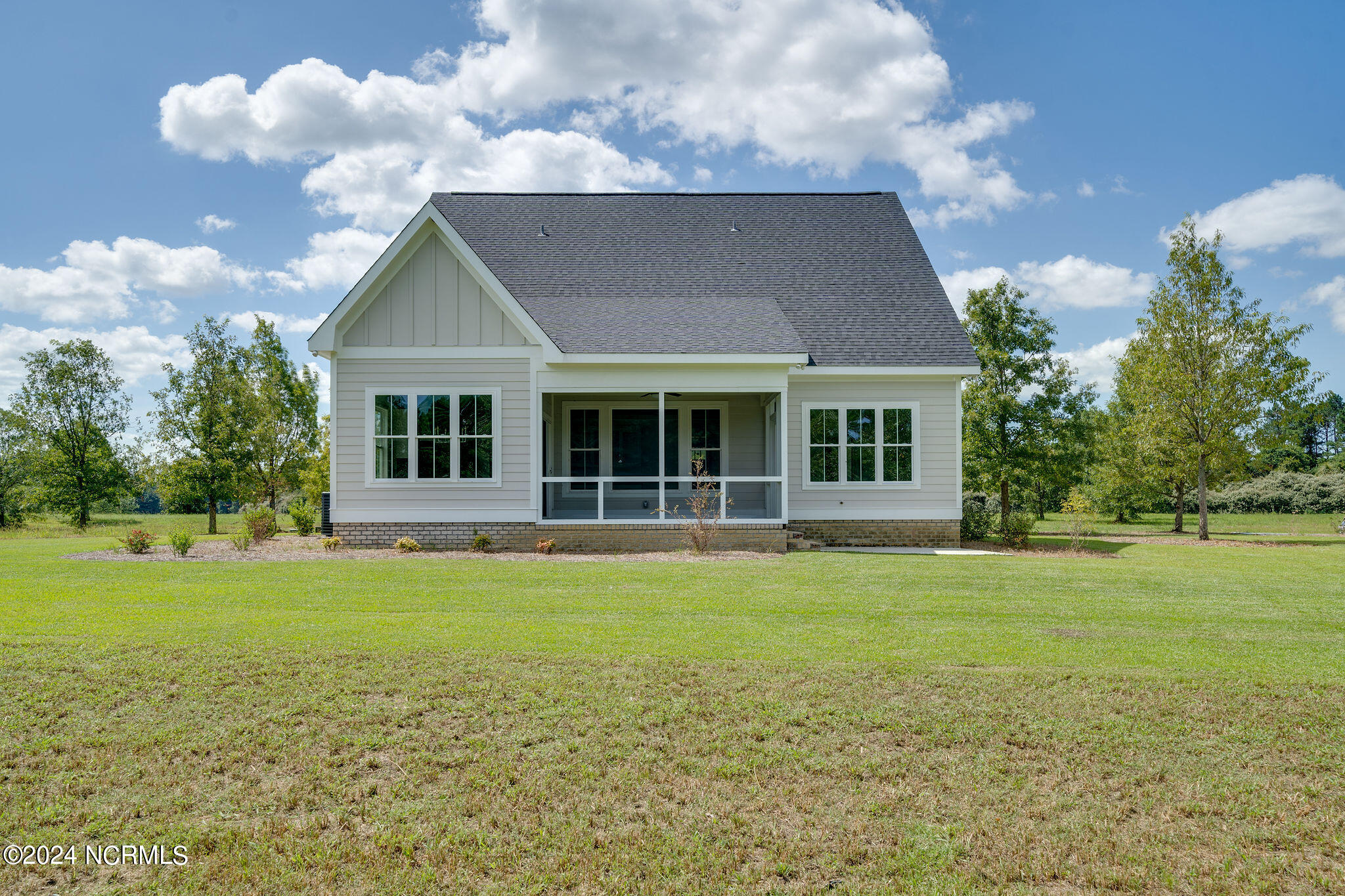 141 Sycamore Lakes Drive Property Photo 41