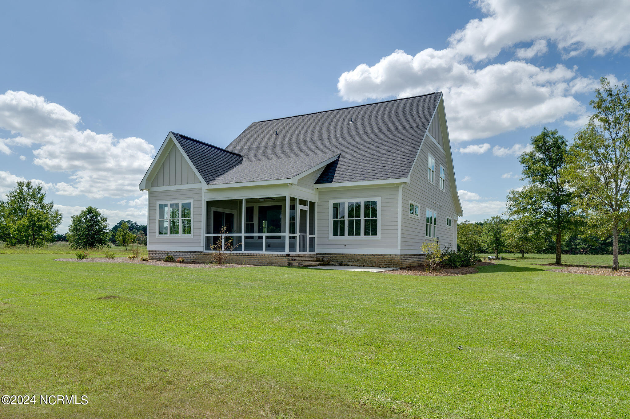 141 Sycamore Lakes Drive Property Photo 44