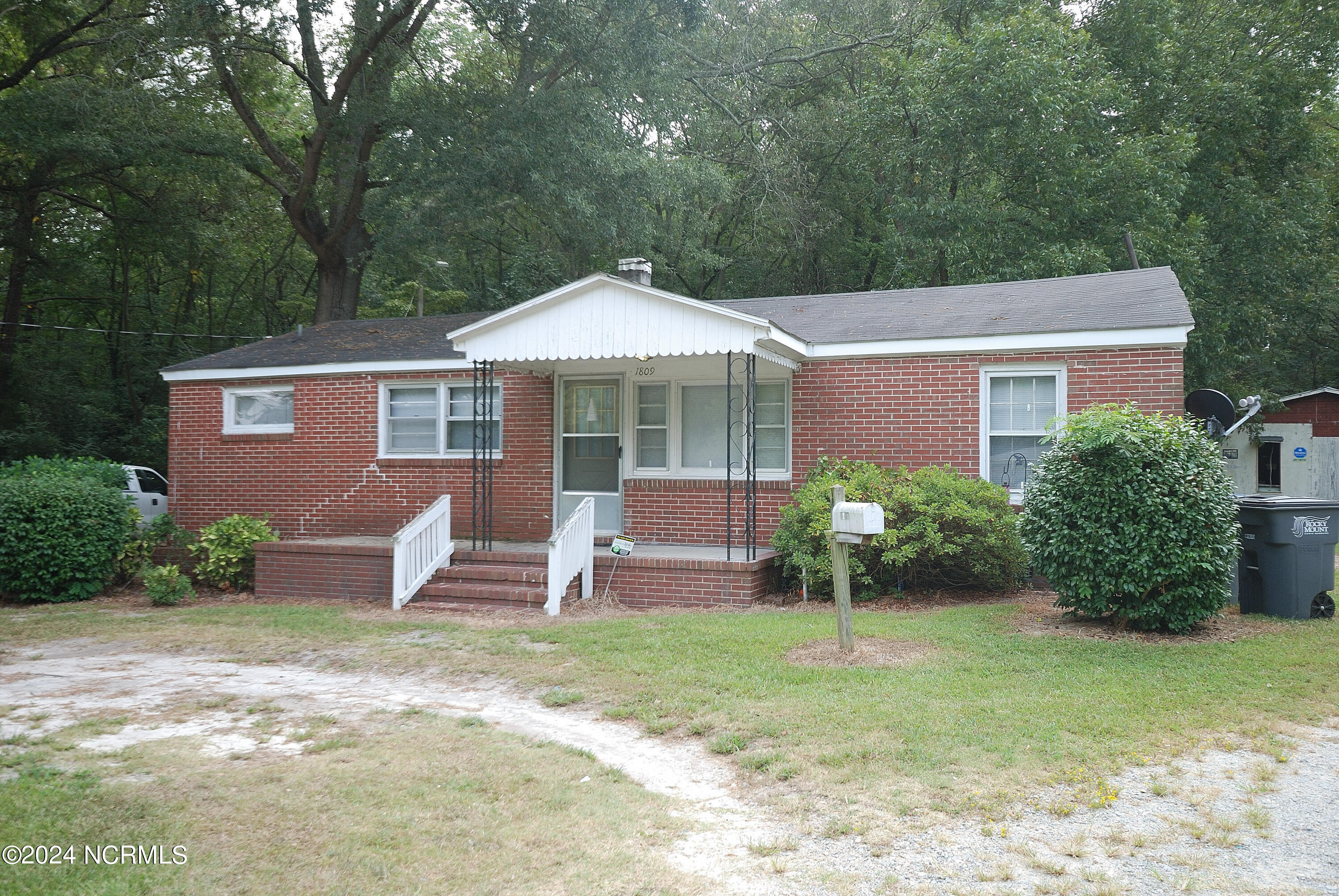 1809 Burton Street Property Photo 1