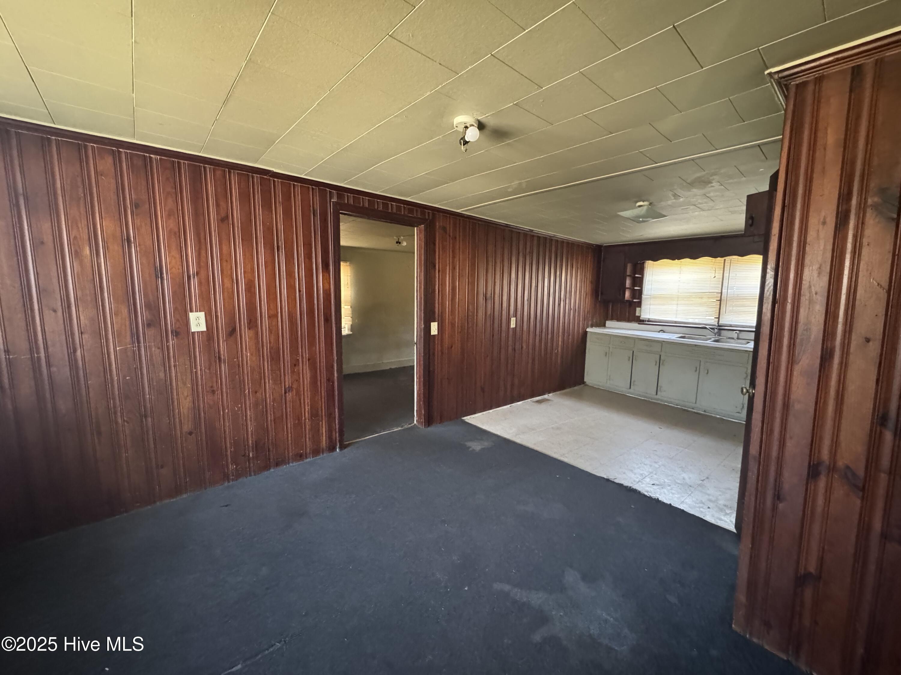1809 Burton Street Property Photo 5