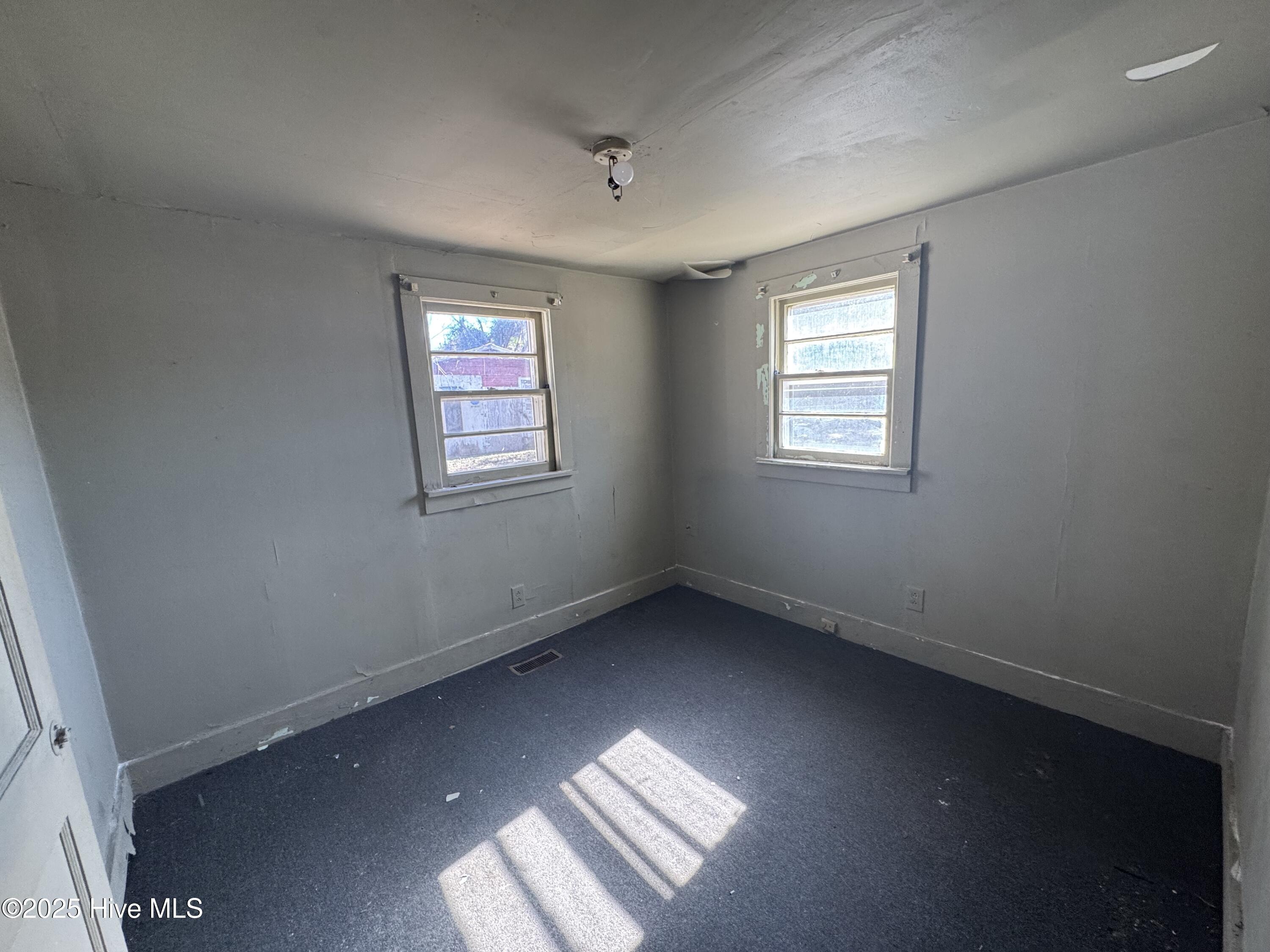 1809 Burton Street Property Photo 7
