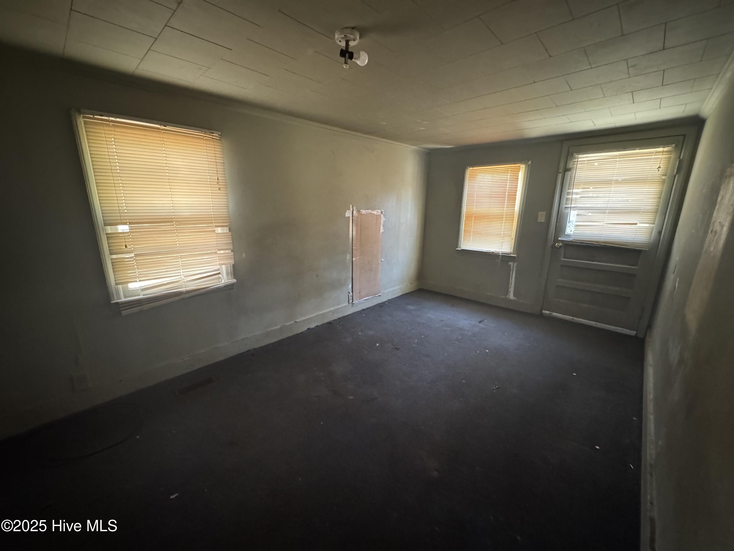 1809 Burton Street Property Photo 9