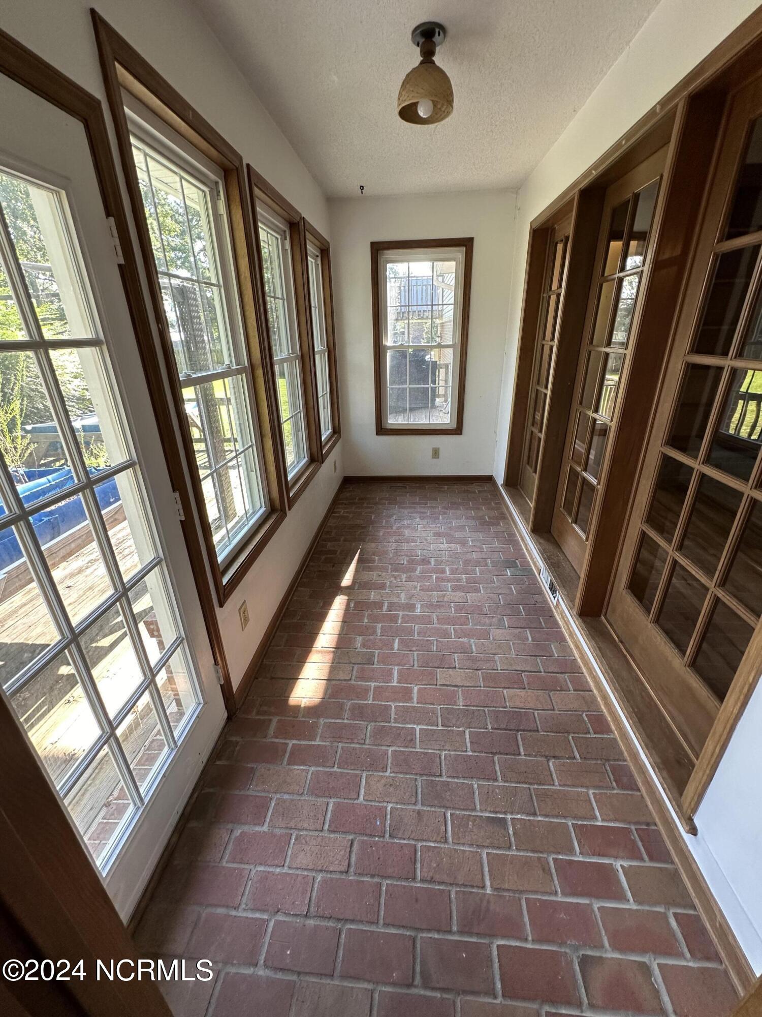 128 Kemberly Court Property Photo 12