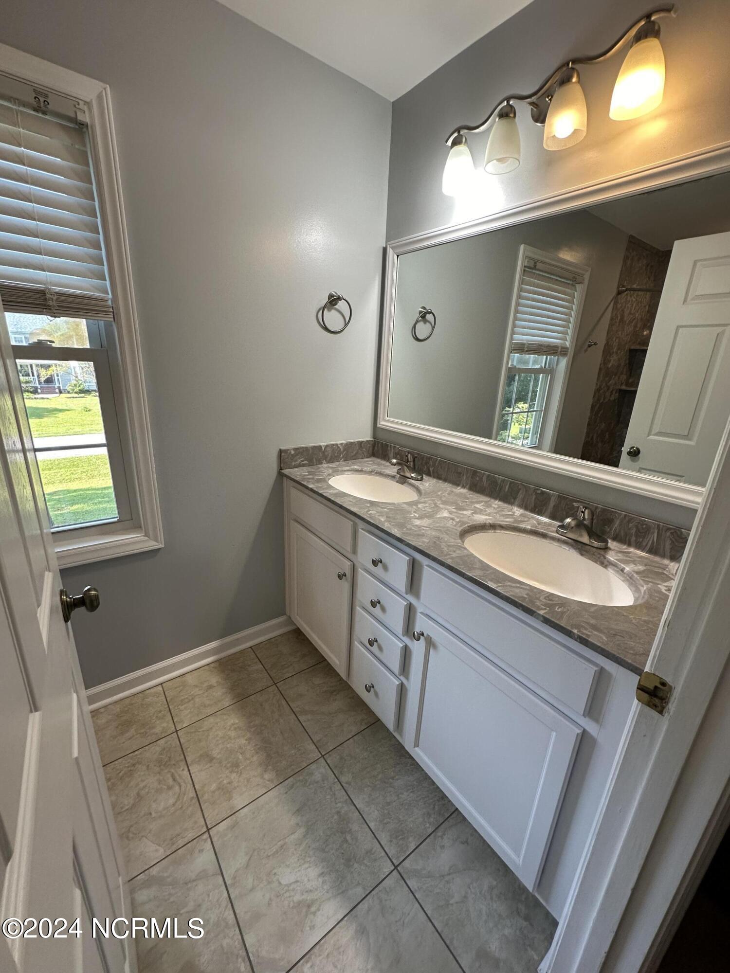 128 Kemberly Court Property Photo 13