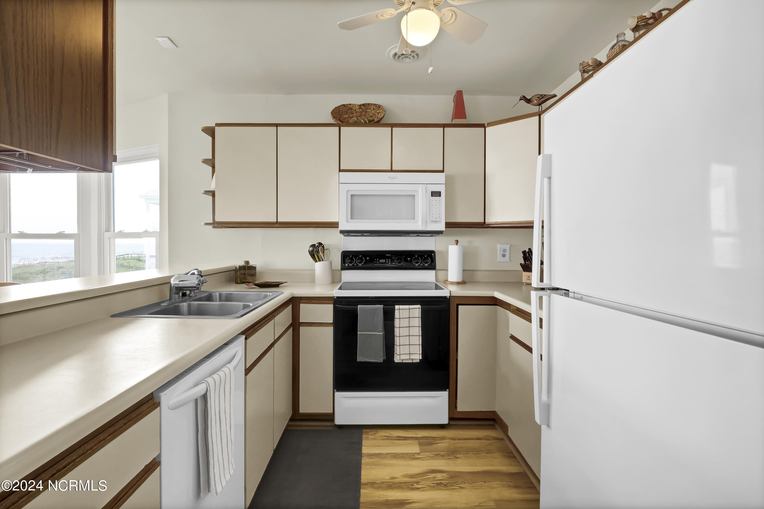 1202 Carolina Beach Avenue Property Photo 10