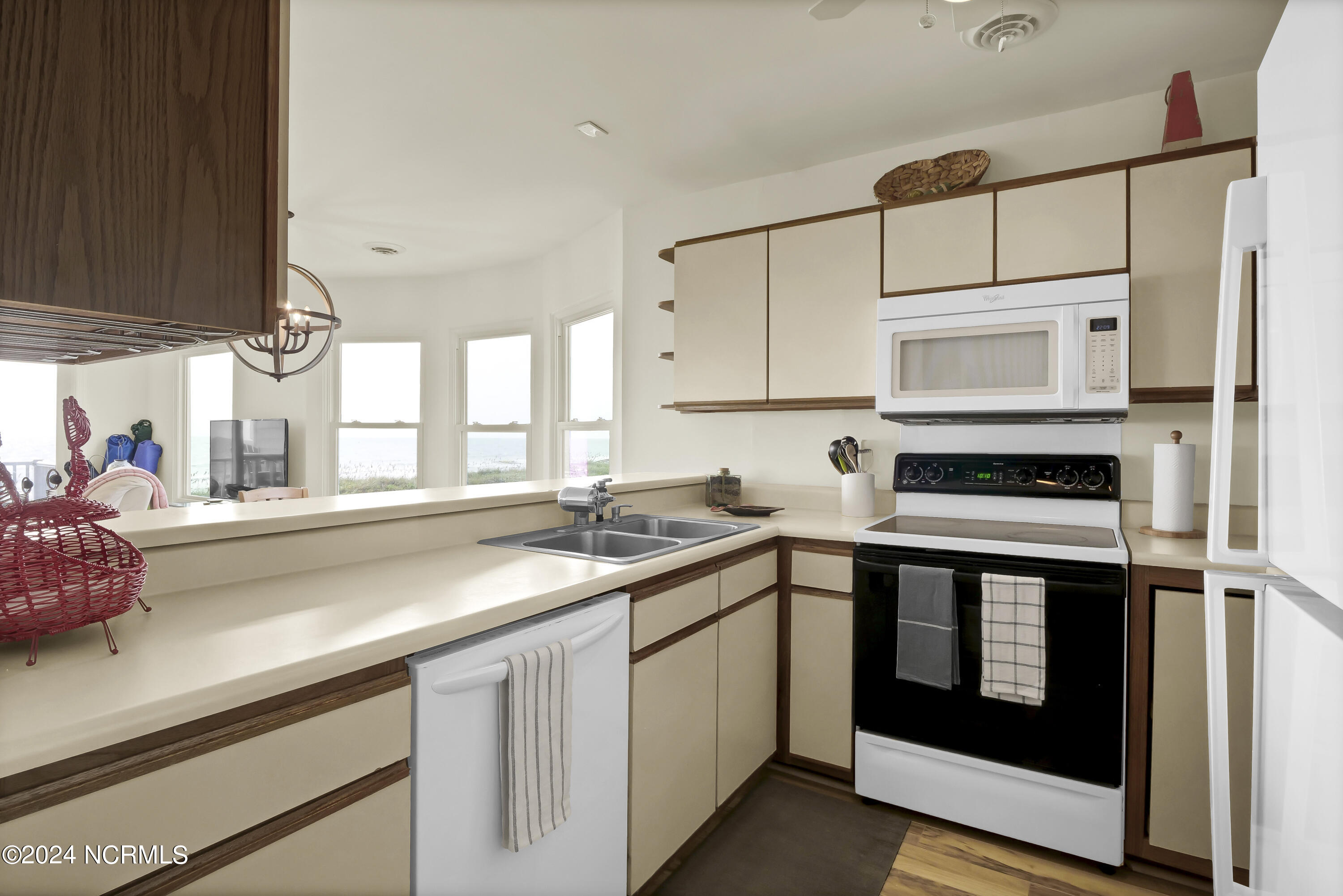 1202 Carolina Beach Avenue Property Photo 11
