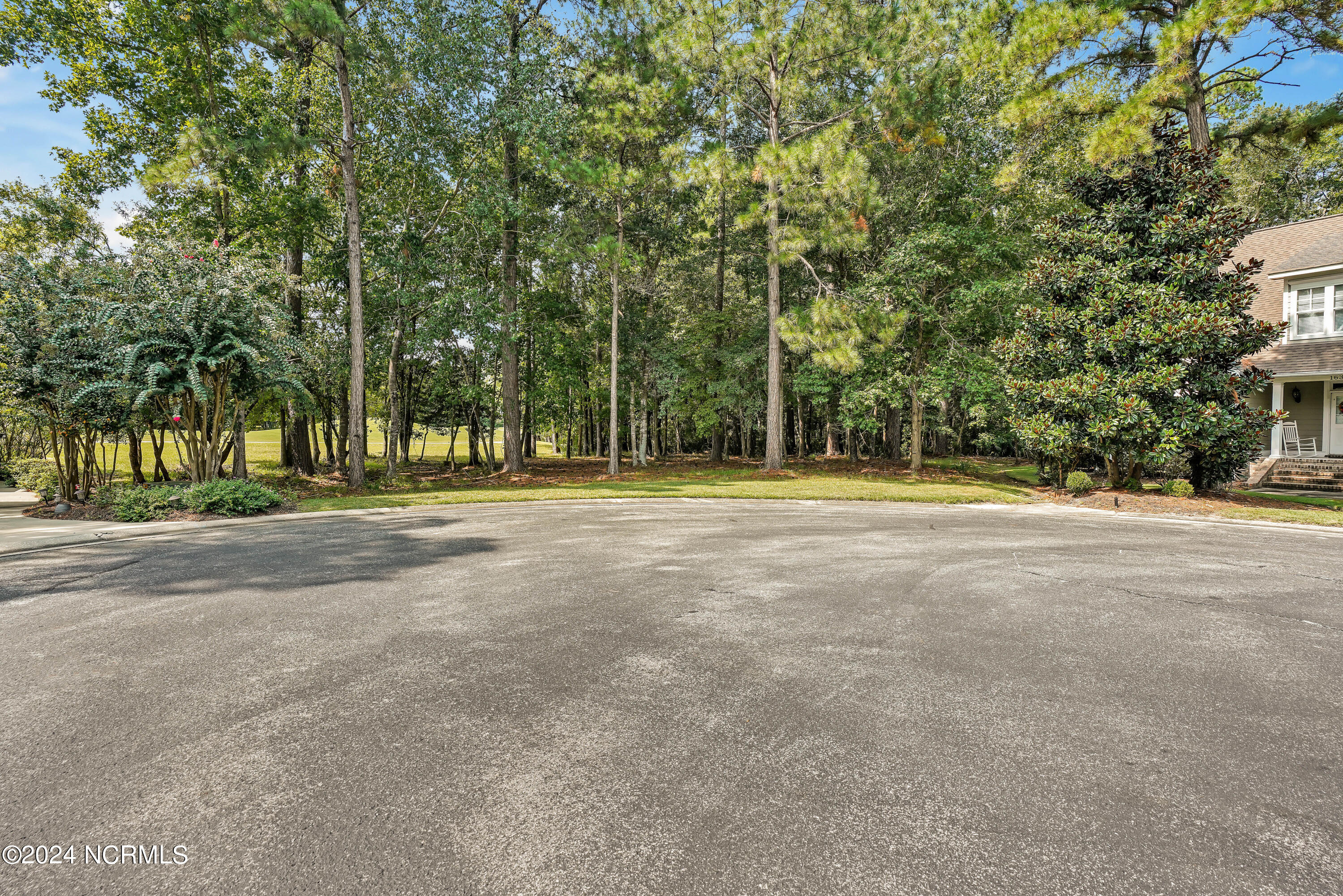 1631 Silverwood Court Property Photo 3