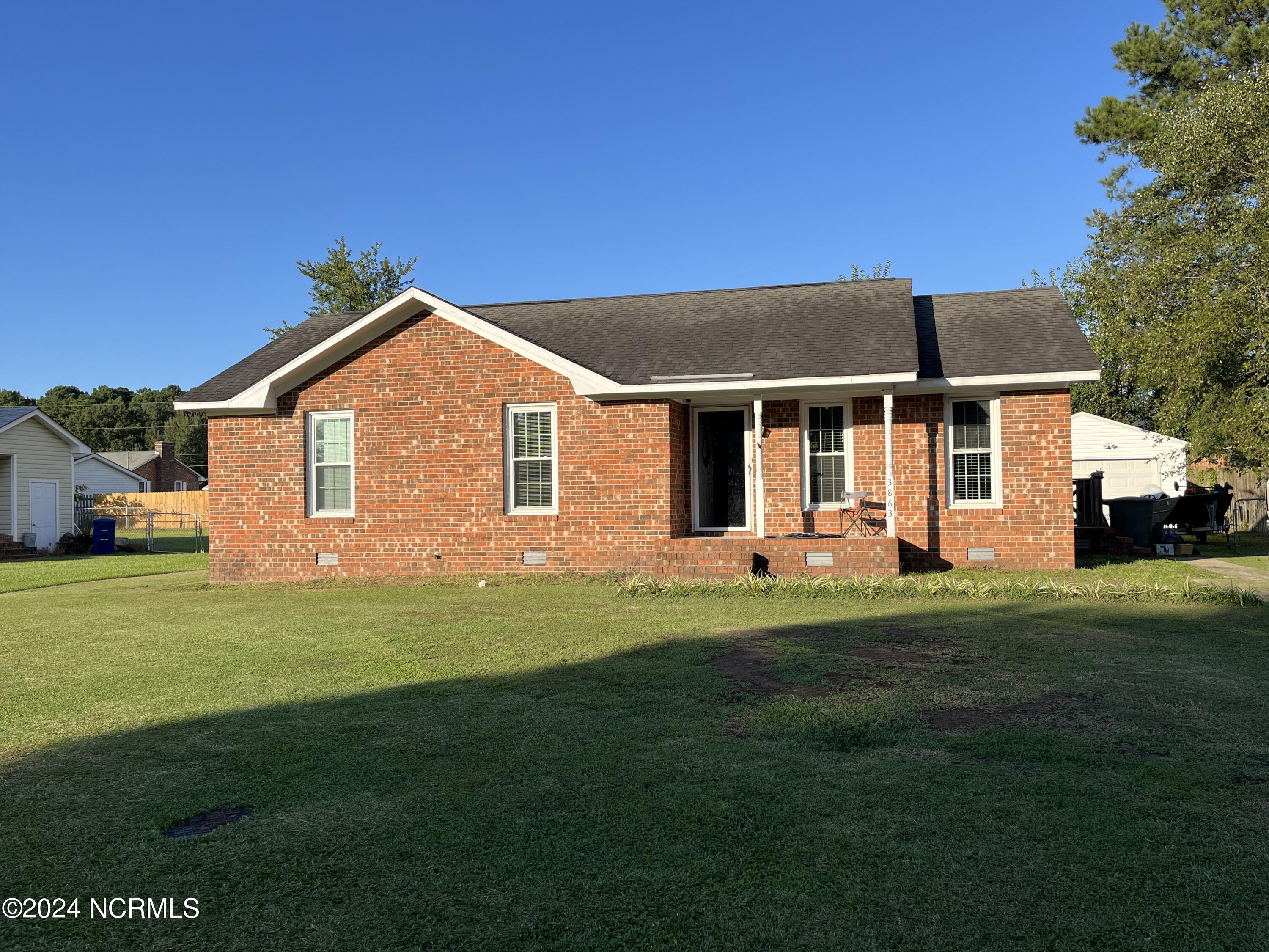 3863 Robin Road Property Photo 2