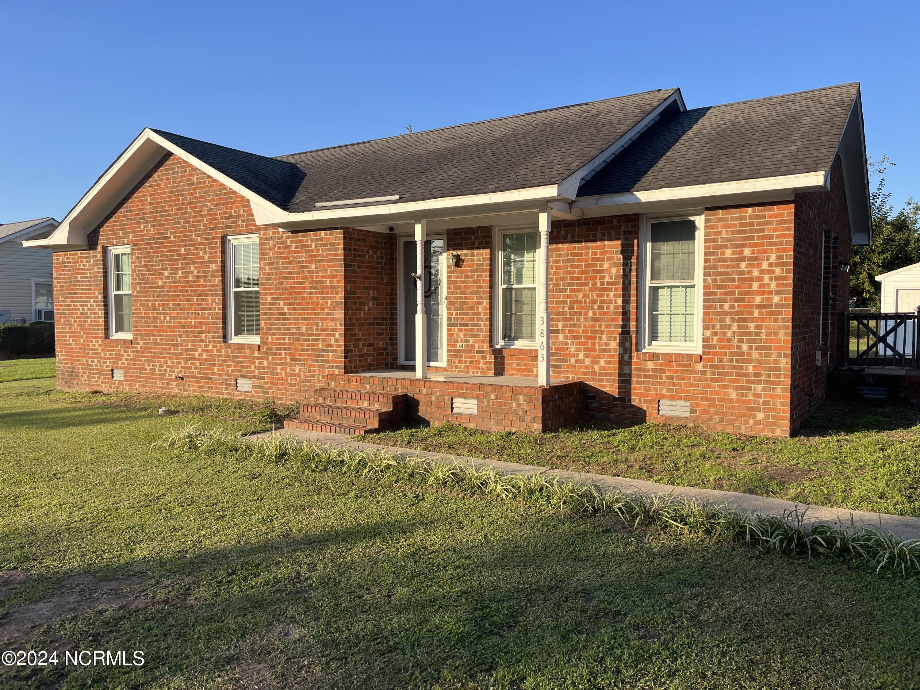 3863 Robin Road Property Photo 3