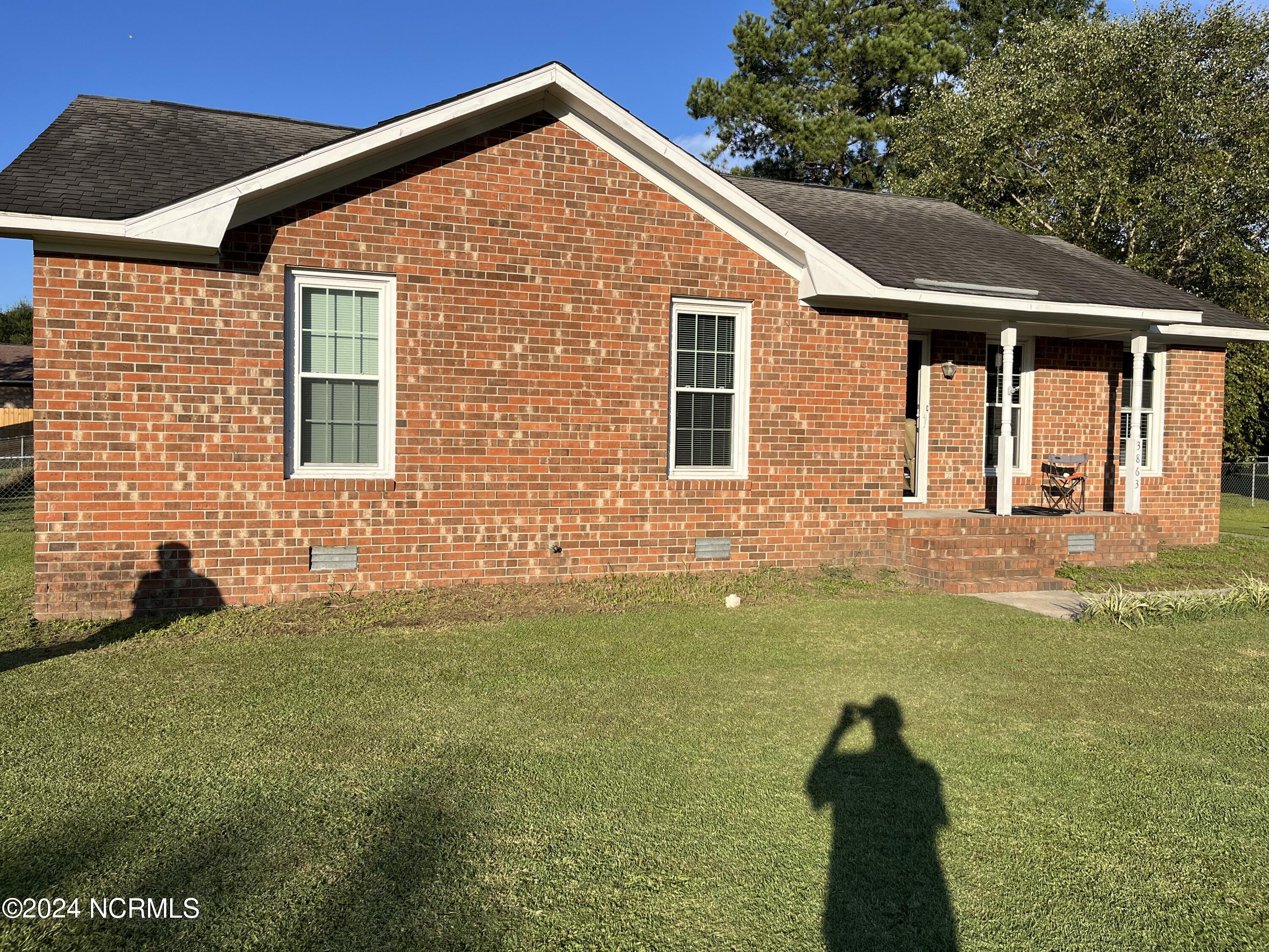 3863 Robin Road Property Photo 4
