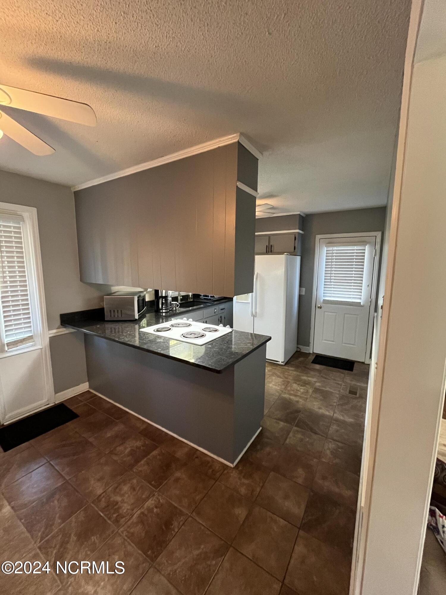 3863 Robin Road Property Photo 10