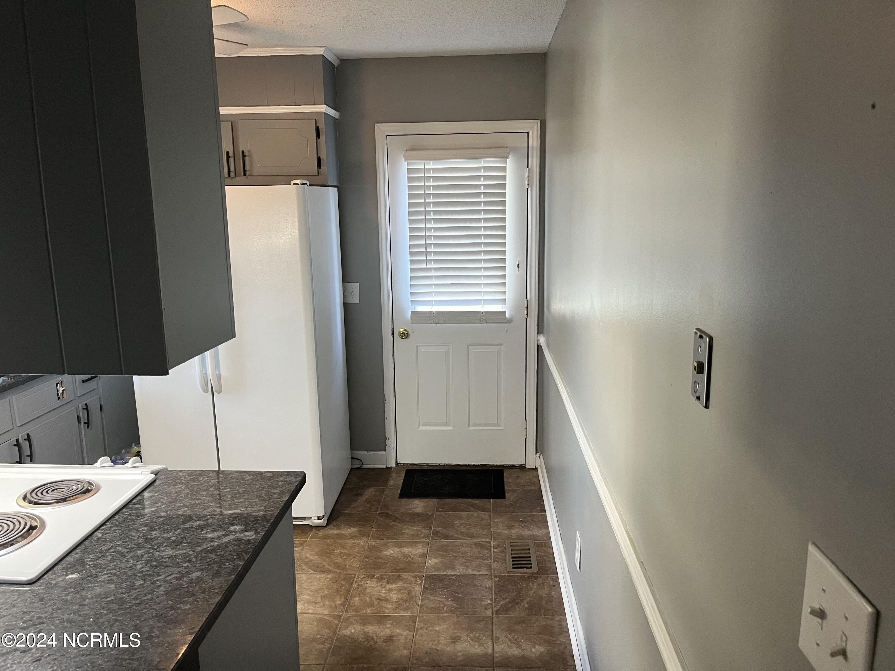 3863 Robin Road Property Photo 14