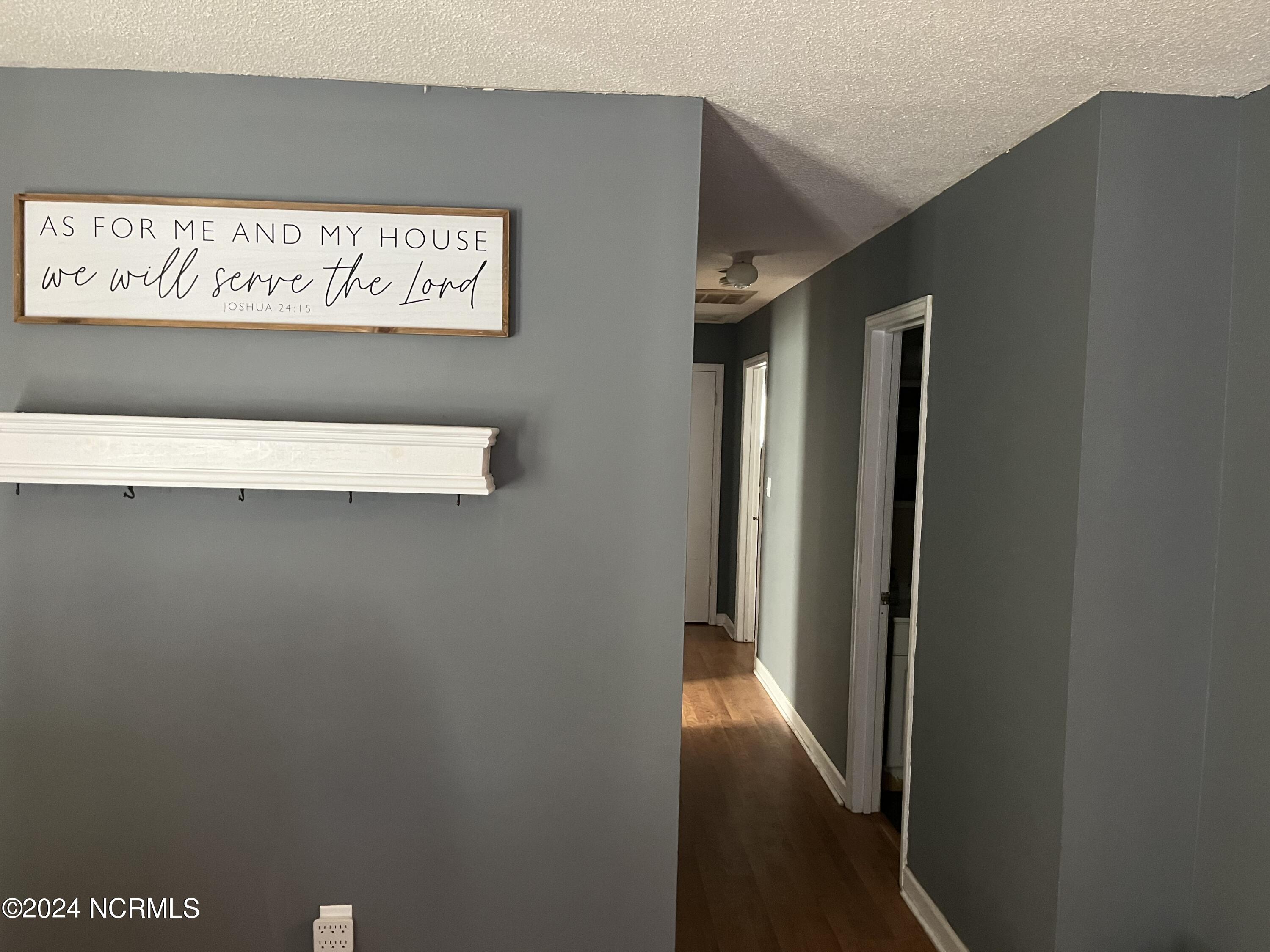 3863 Robin Road Property Photo 16