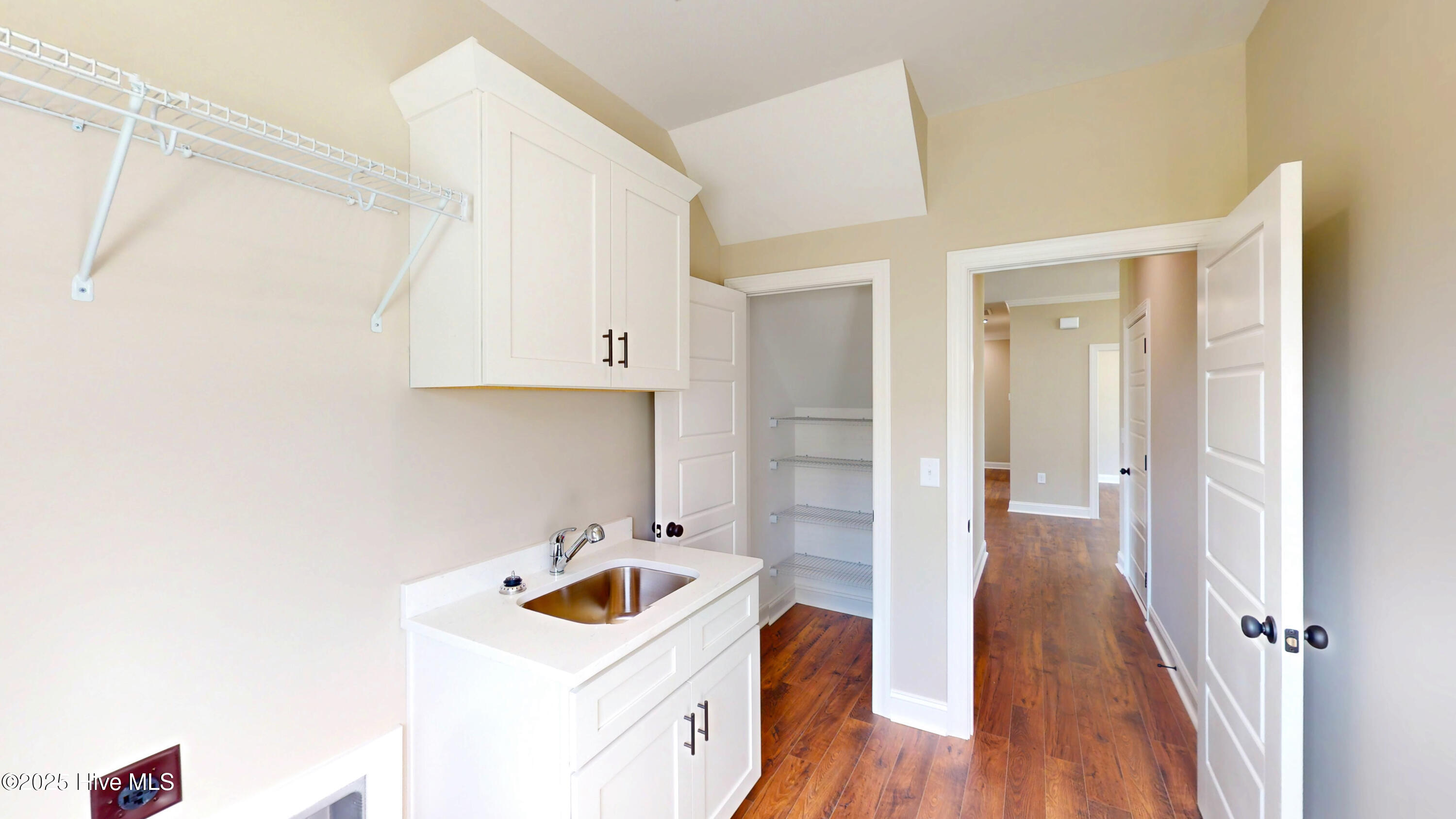 106 Chester Place Property Photo 34