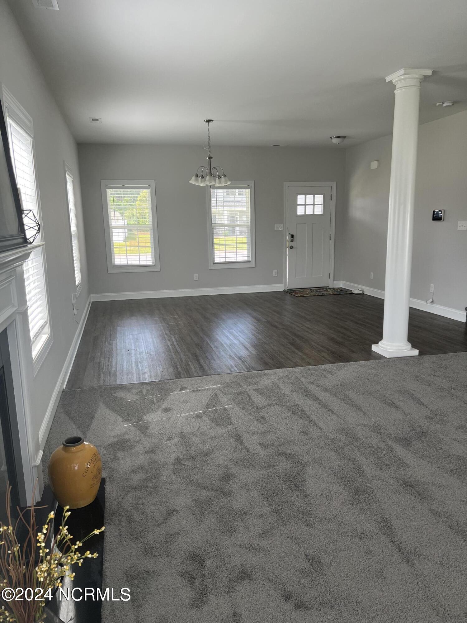 2757 Chalet Circle Property Photo 4