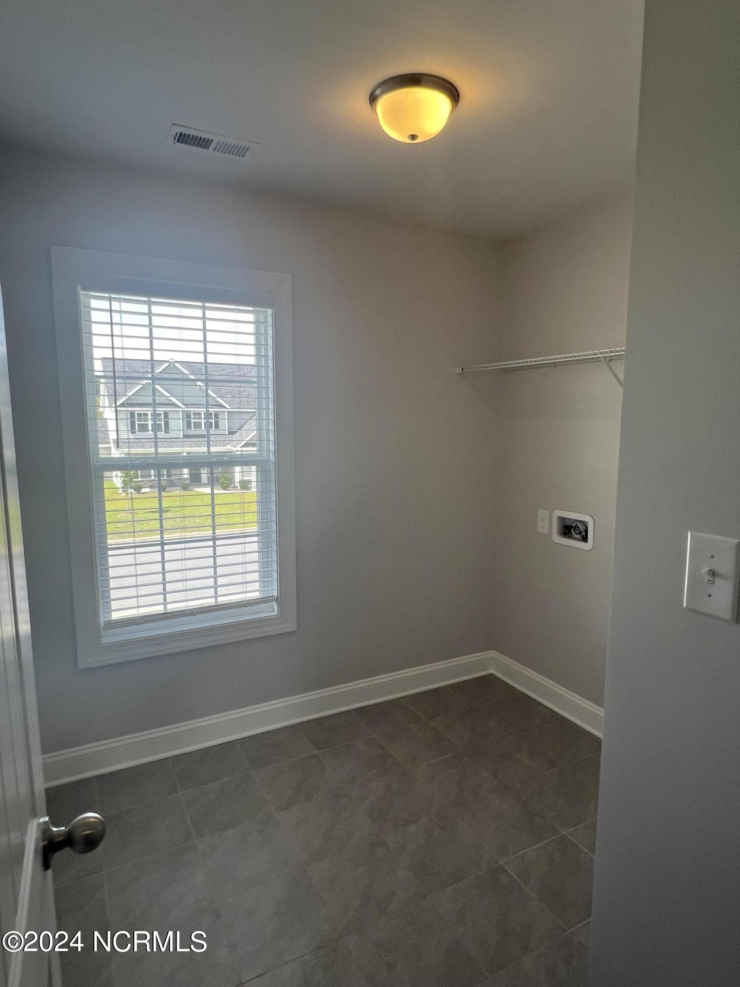 2757 Chalet Circle Property Photo 15