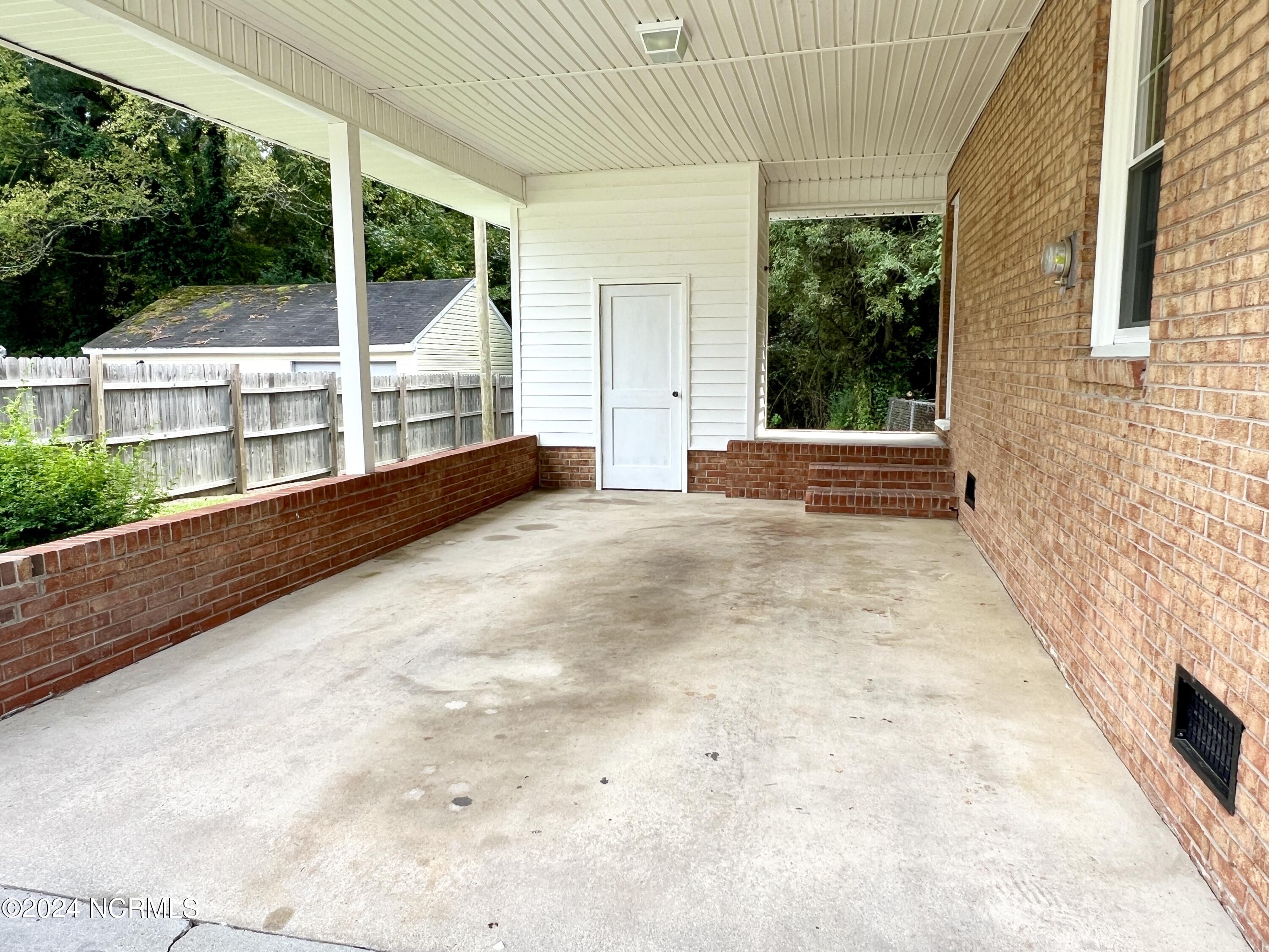 1133 Brownview Drive Property Photo 4
