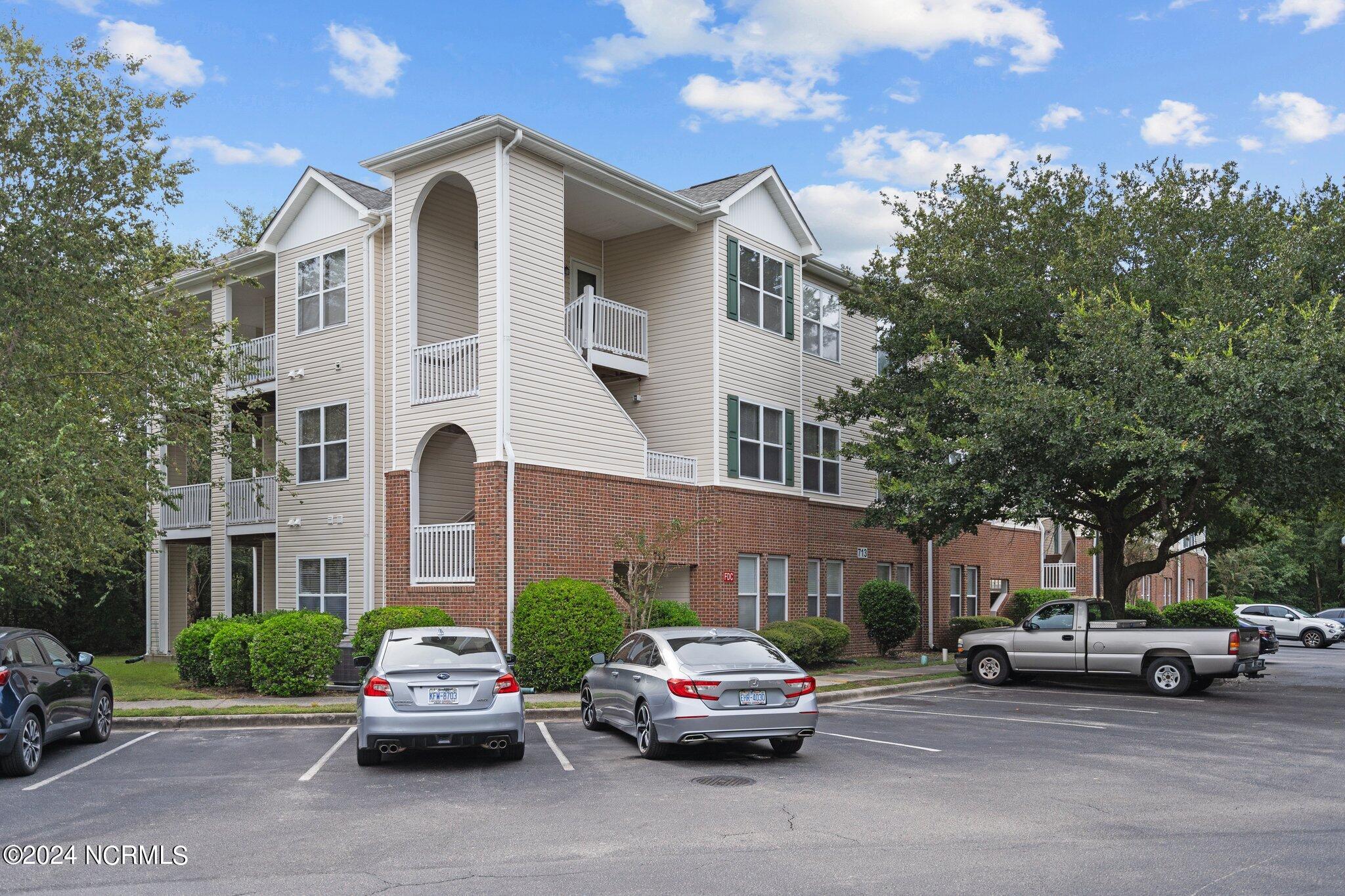 713 Indica Court 201 Property Photo 2