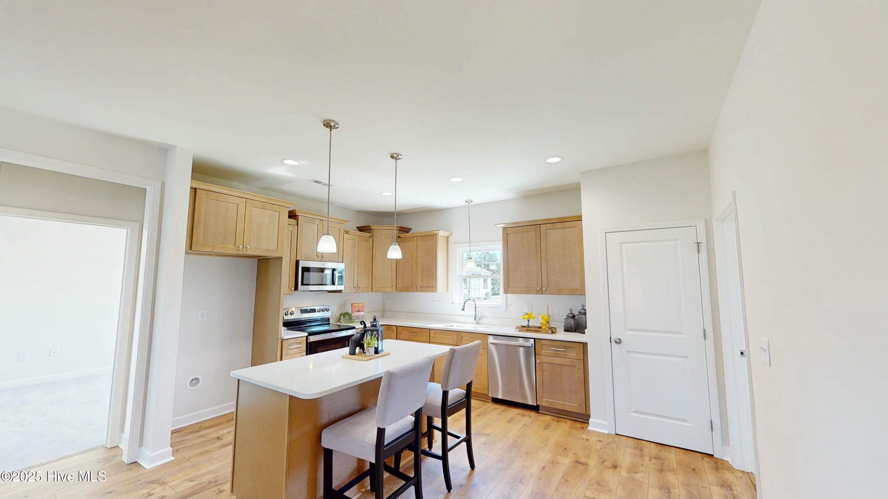100 E Sillinger Drive Property Photo 11