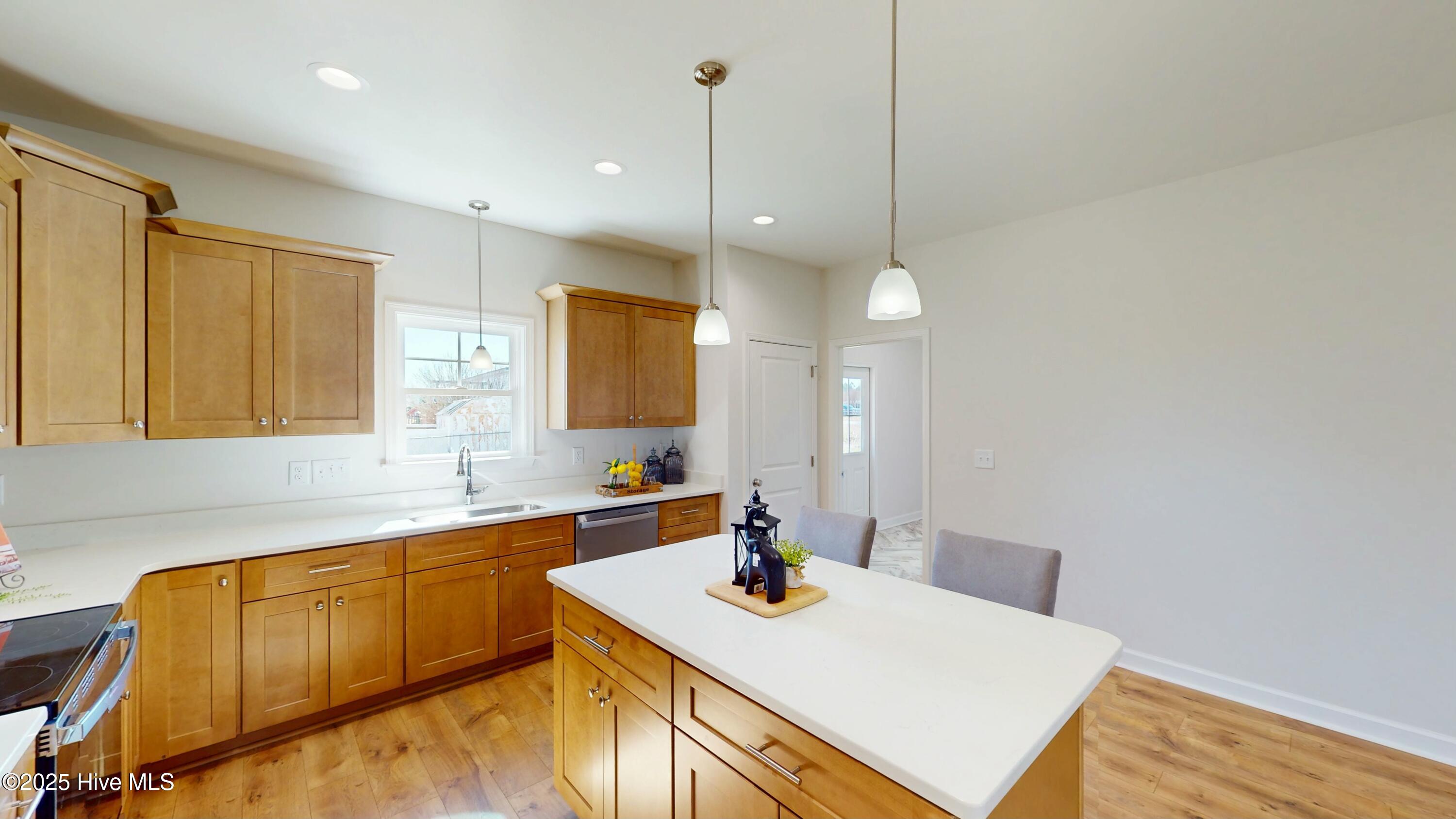 100 E Sillinger Drive Property Photo 14