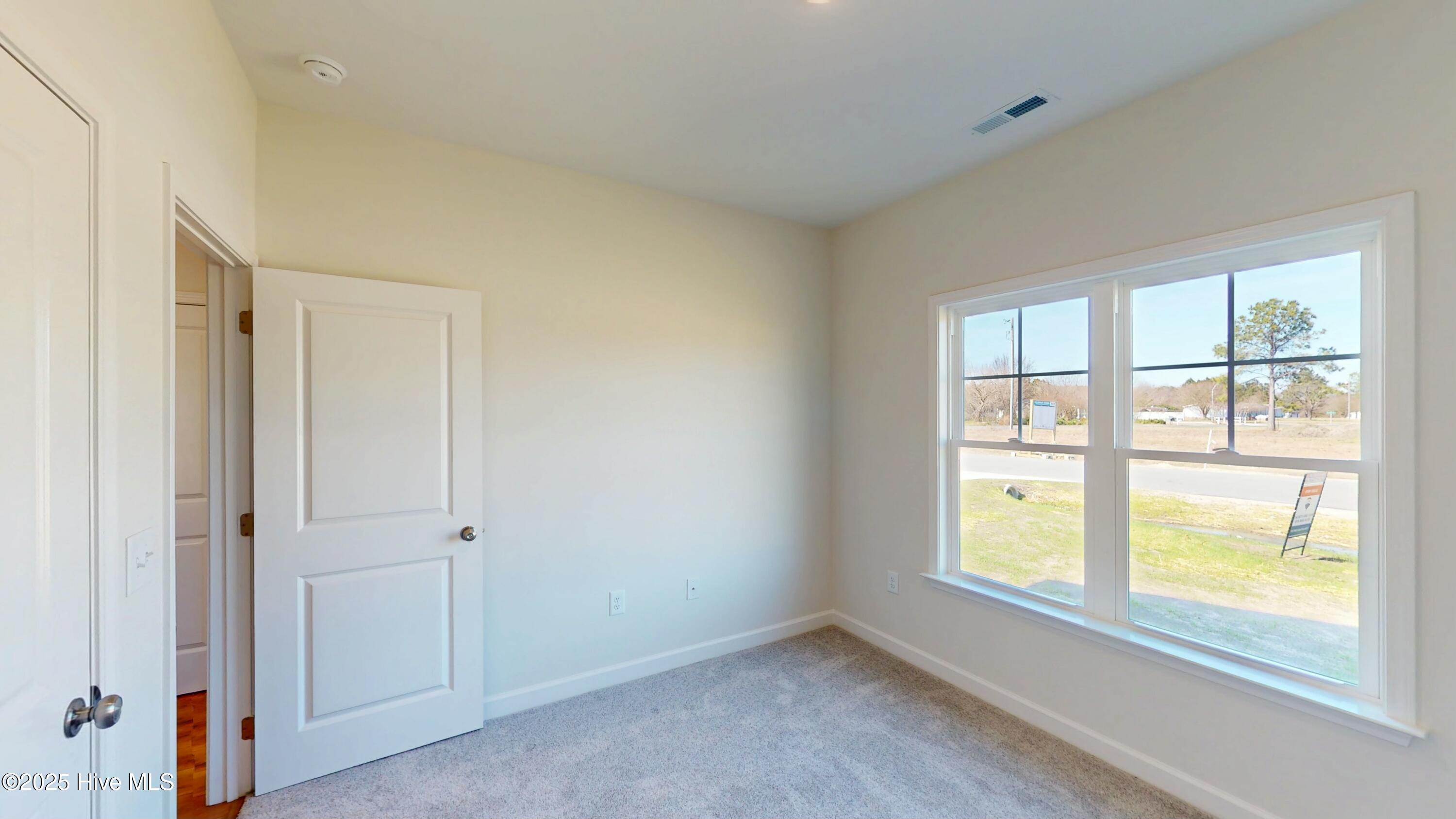 100 E Sillinger Drive Property Photo 23