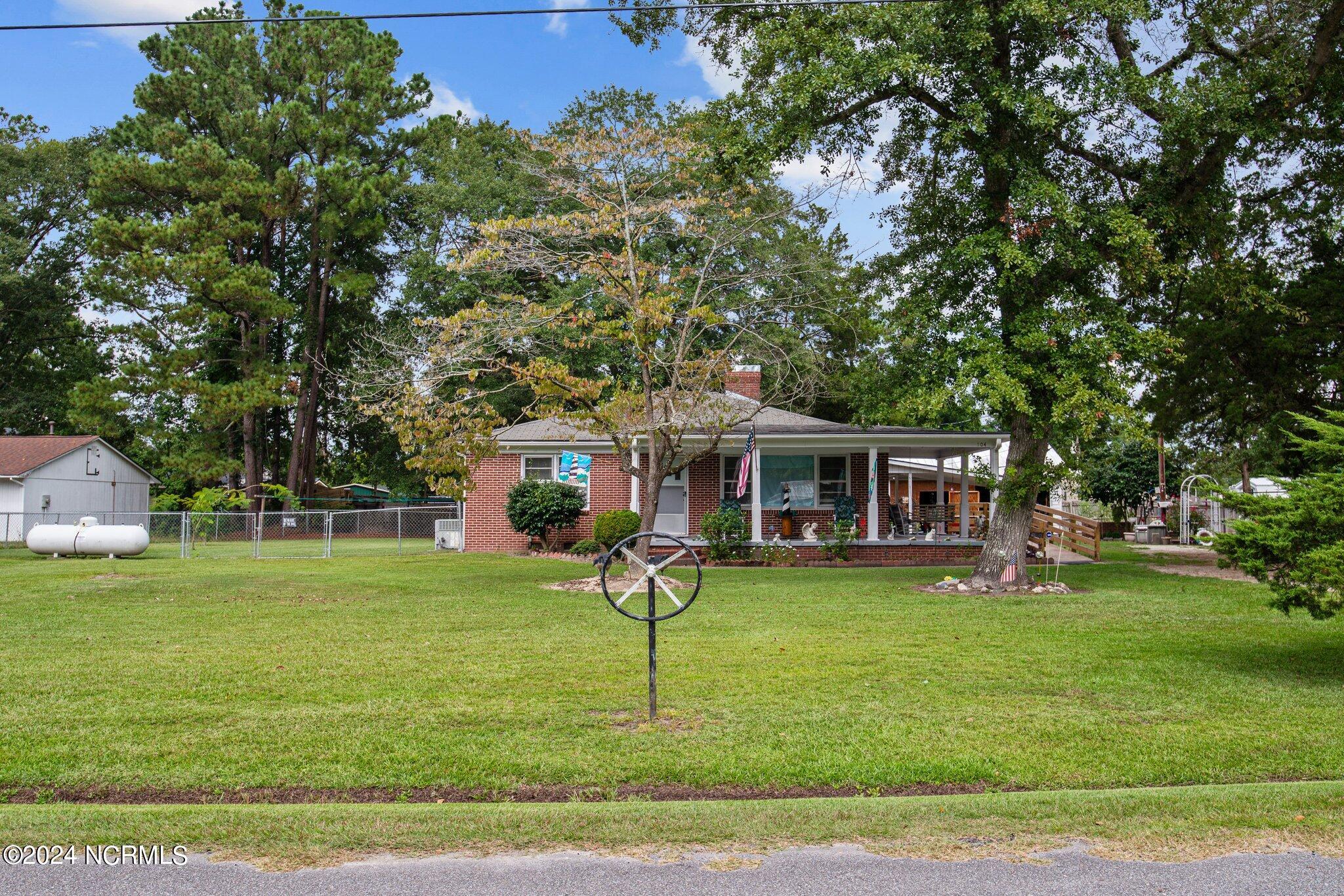 104 Ballard Street Property Photo 32