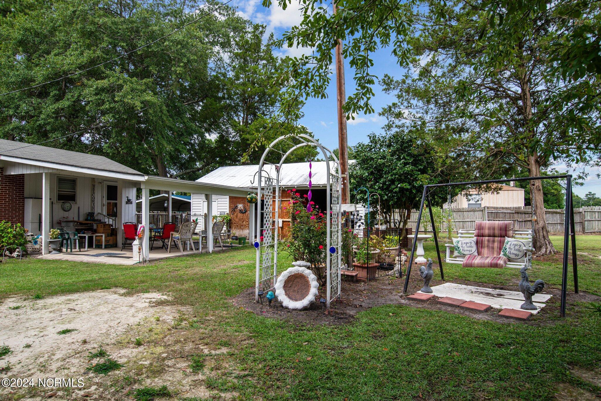 104 Ballard Street Property Photo 37