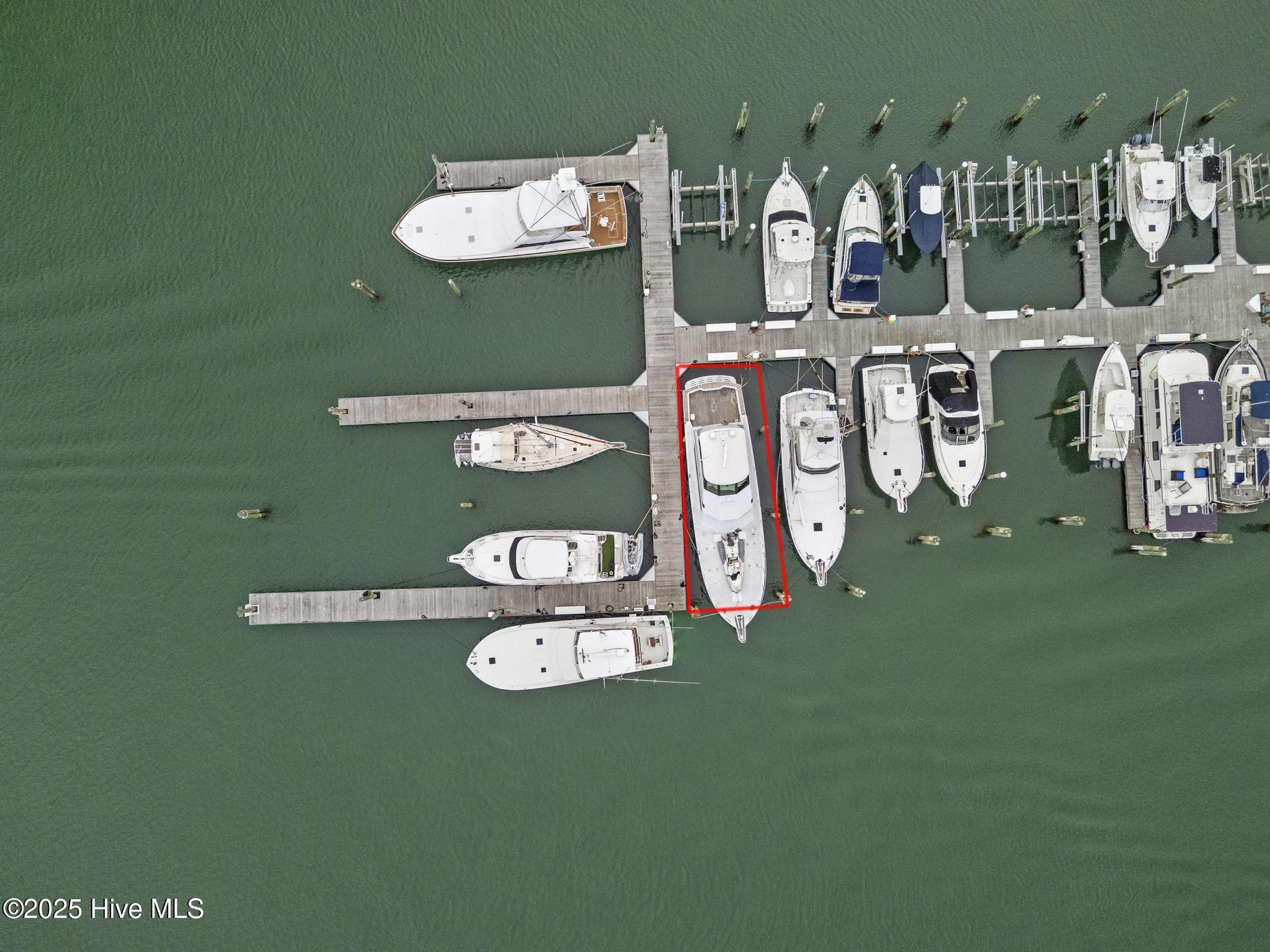 100 Olde Town Yacht Club Drive B17 Property Photo 1