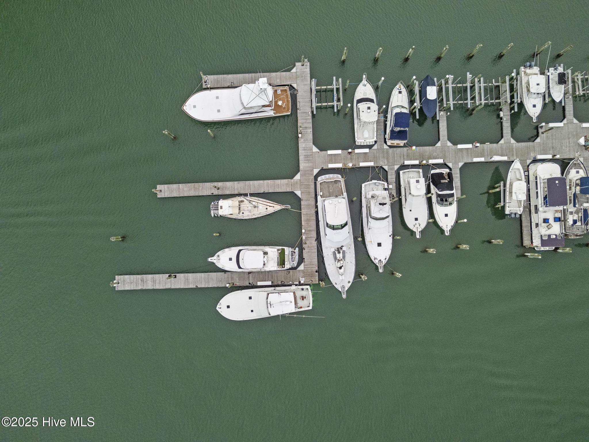 100 Olde Town Yacht Club Drive B17 Property Photo 2