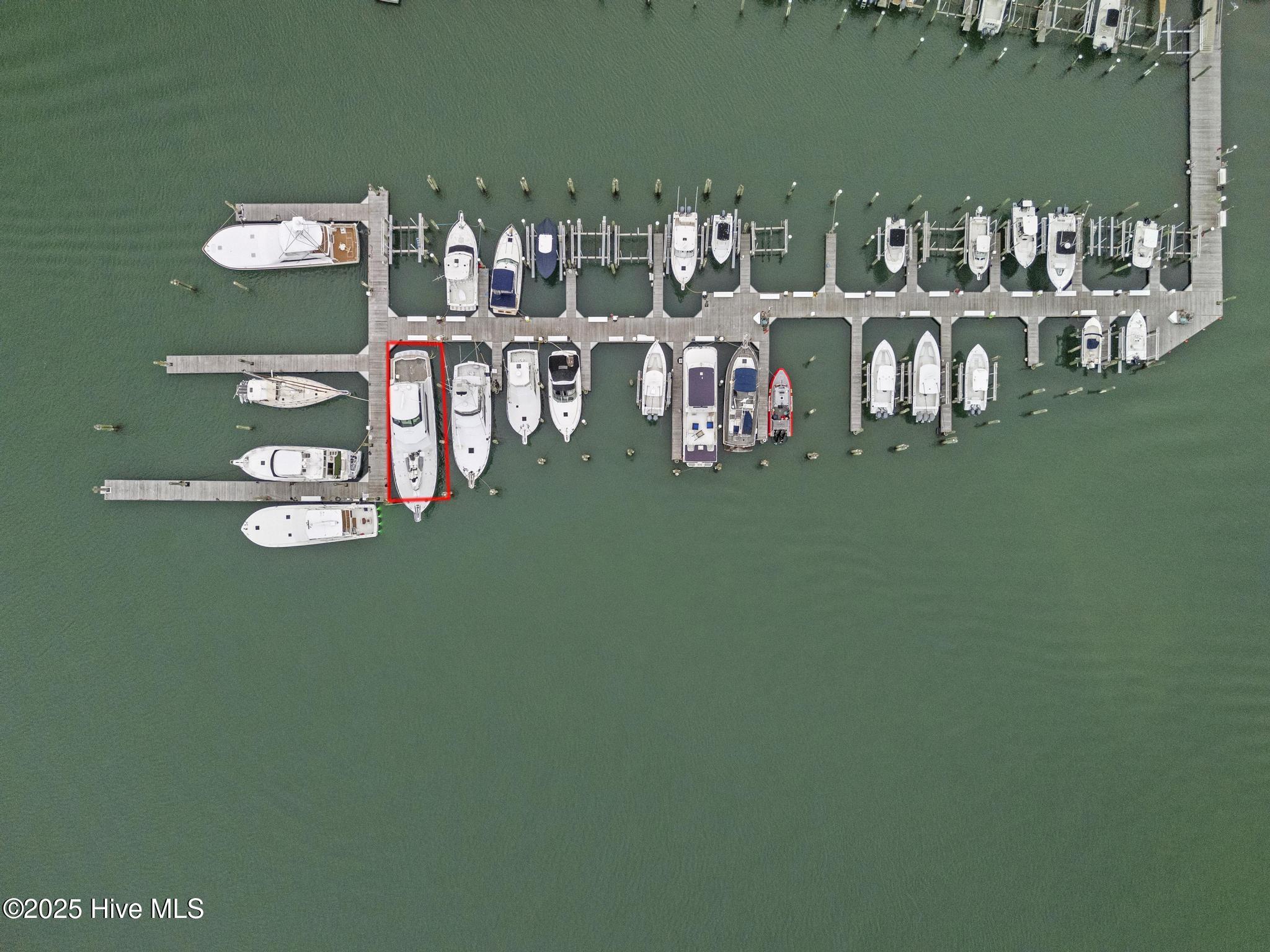 100 Olde Town Yacht Club Drive B17 Property Photo 3