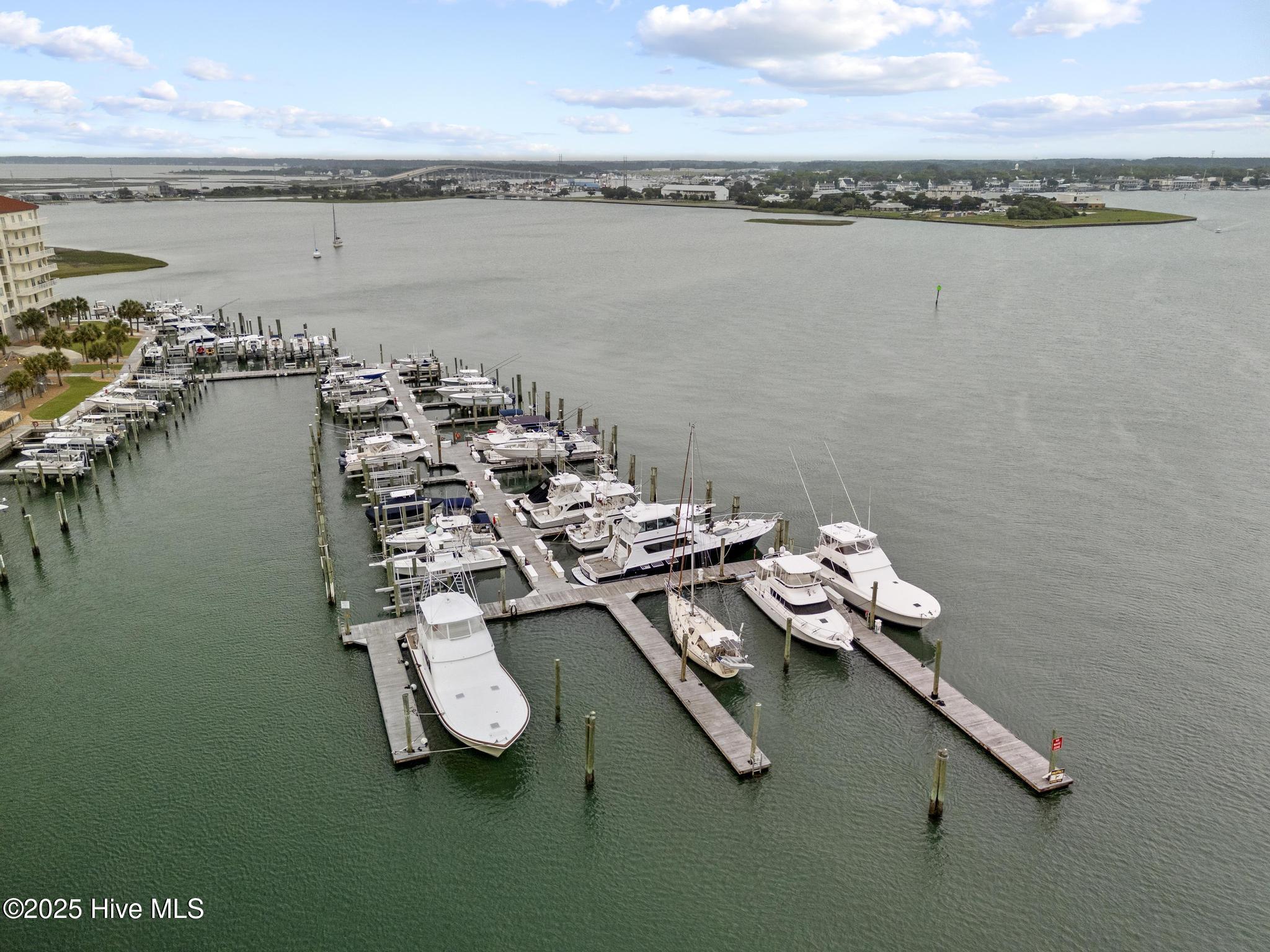 100 Olde Town Yacht Club Drive B17 Property Photo 5