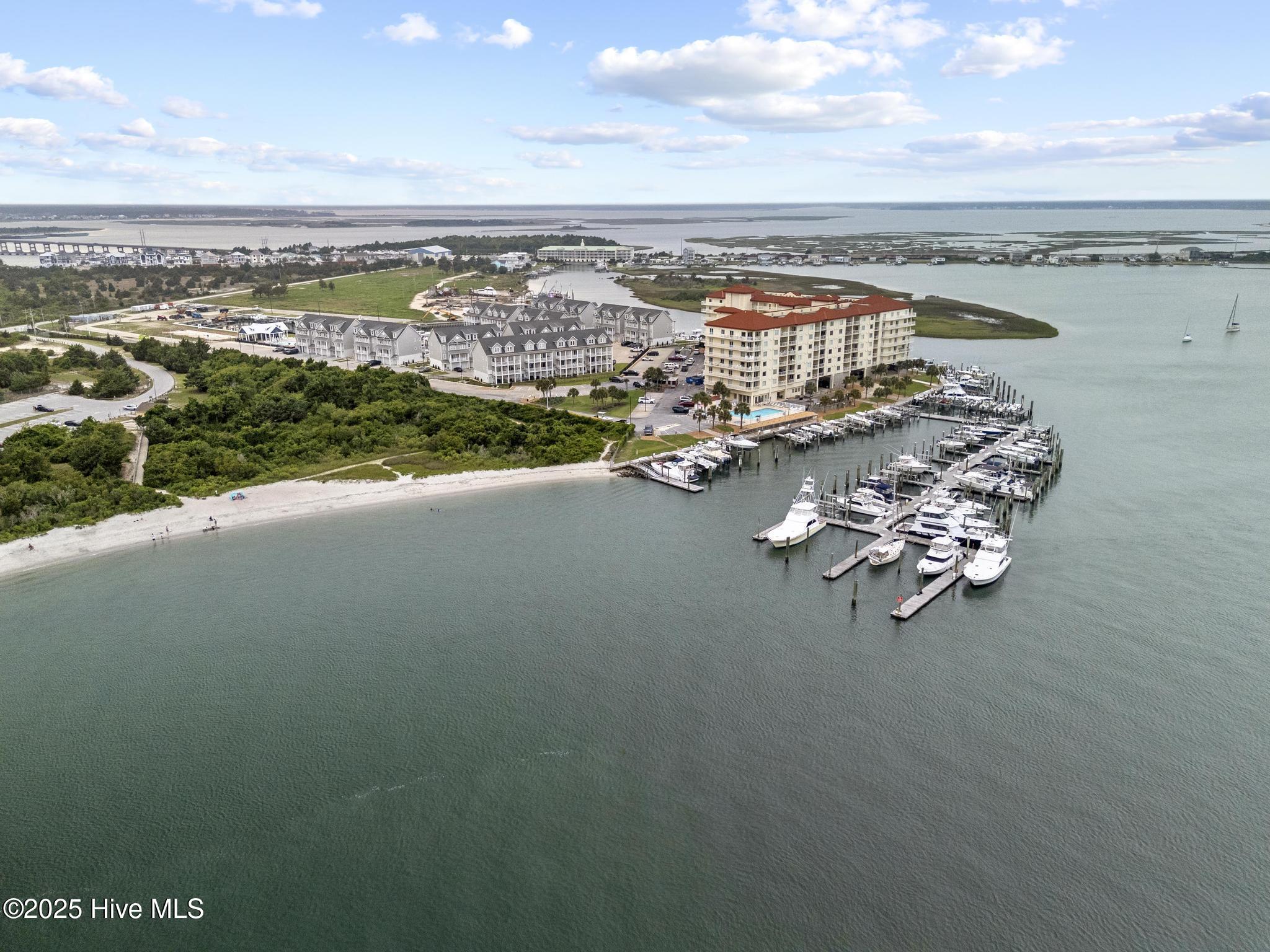 100 Olde Town Yacht Club Drive B17 Property Photo 13