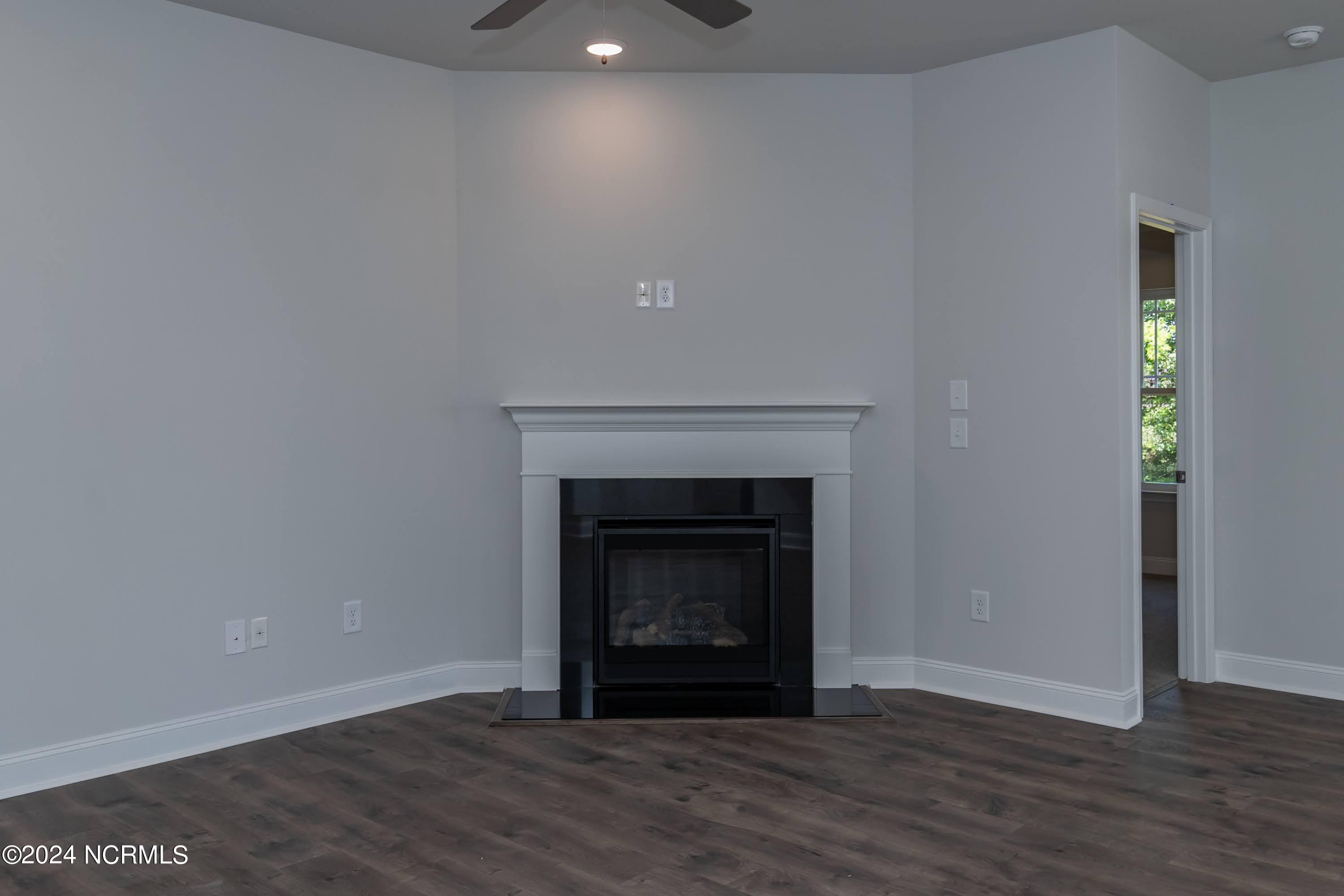 601 Central Park Way Property Photo 6