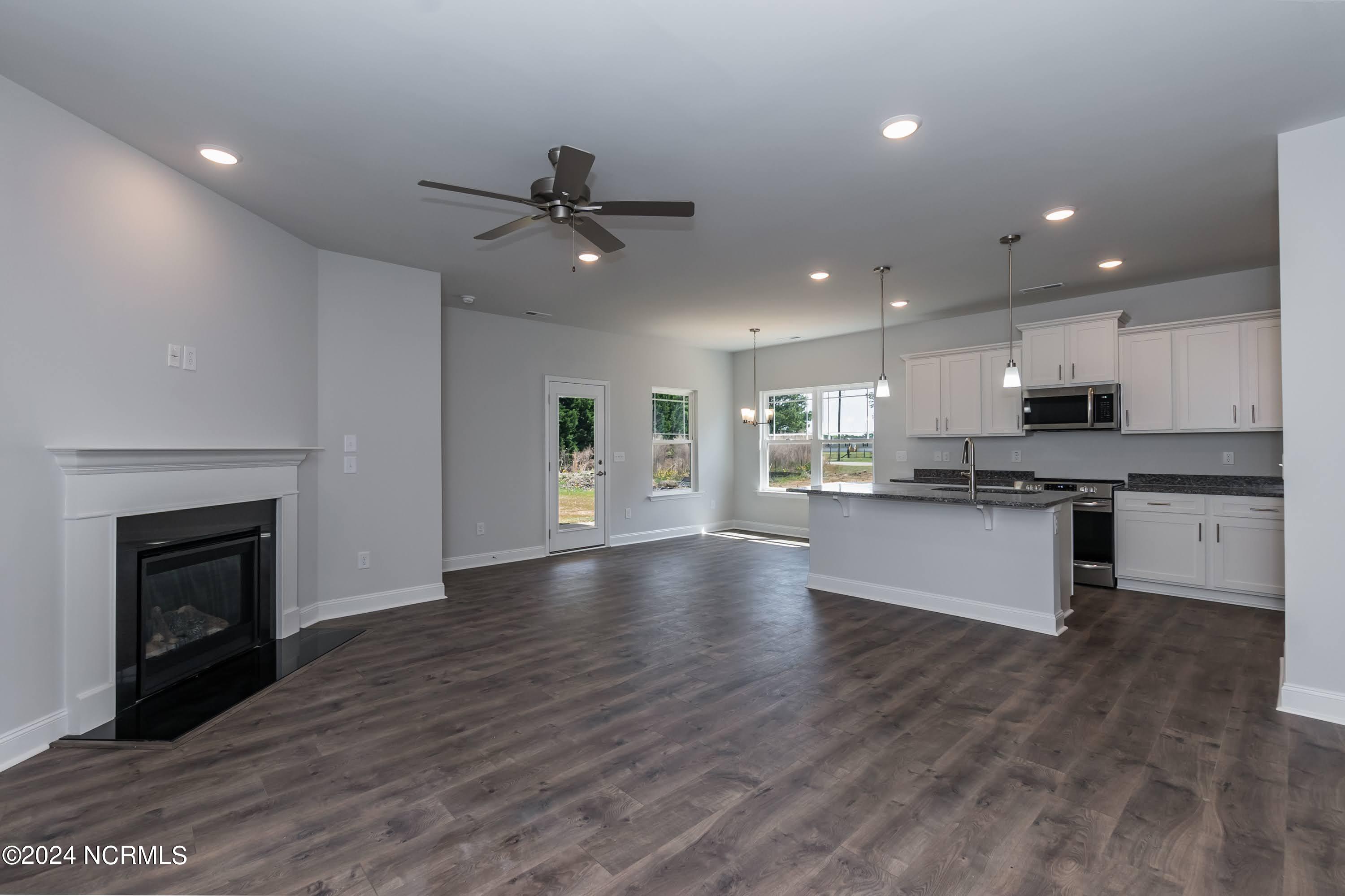 601 Central Park Way Property Photo 12
