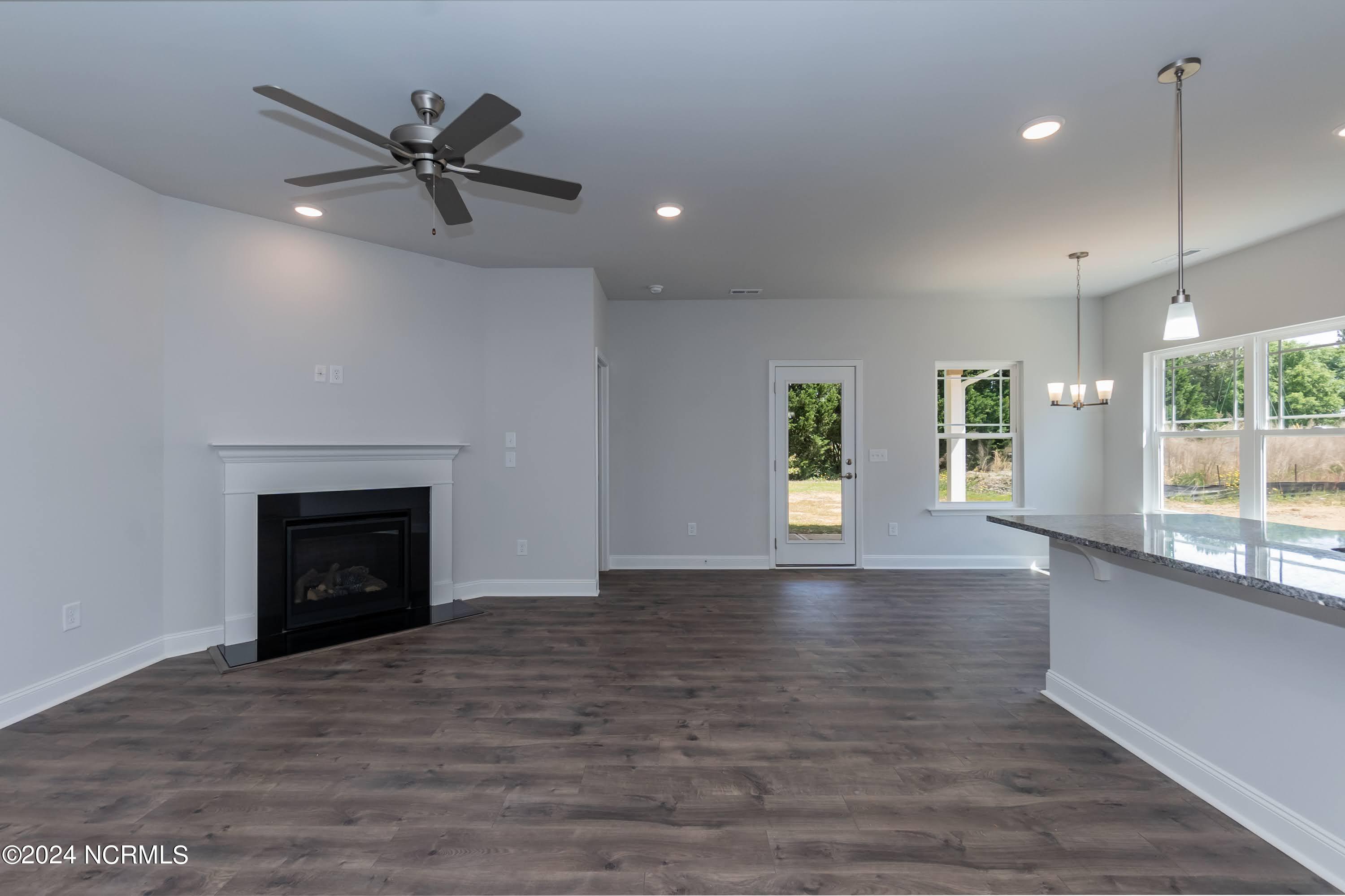 601 Central Park Way Property Photo 13
