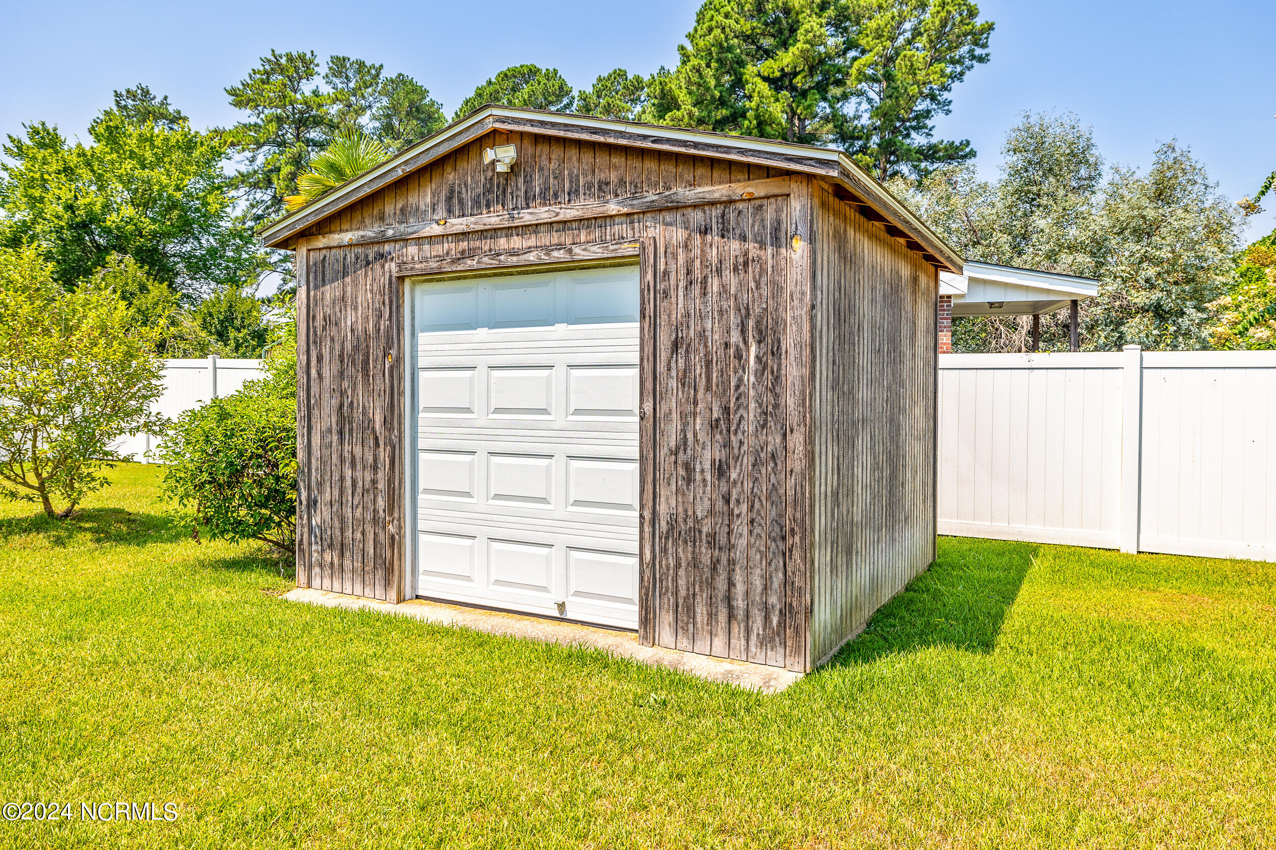 3580 Rosewood Drive Property Photo 4