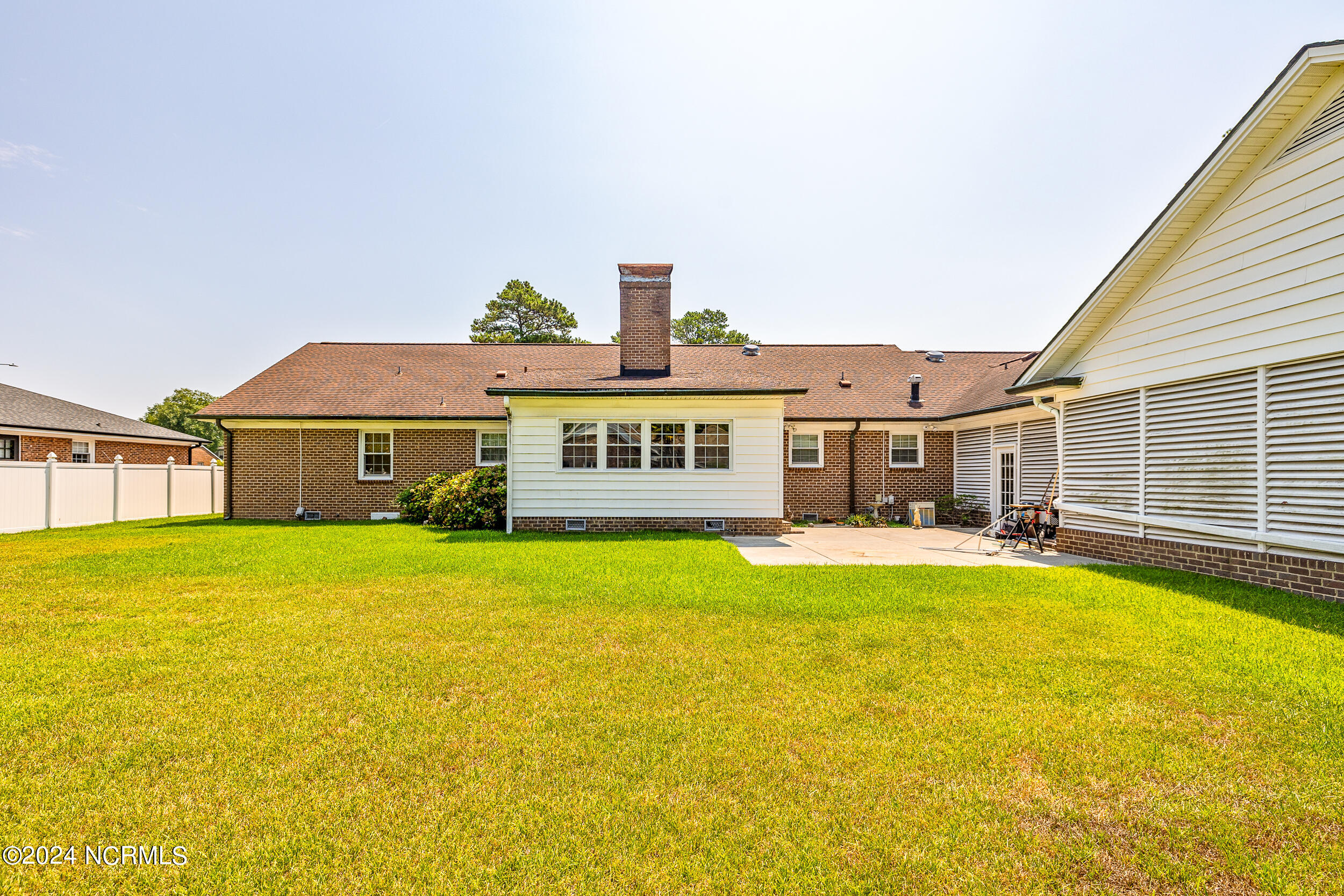 3580 Rosewood Drive Property Photo 5