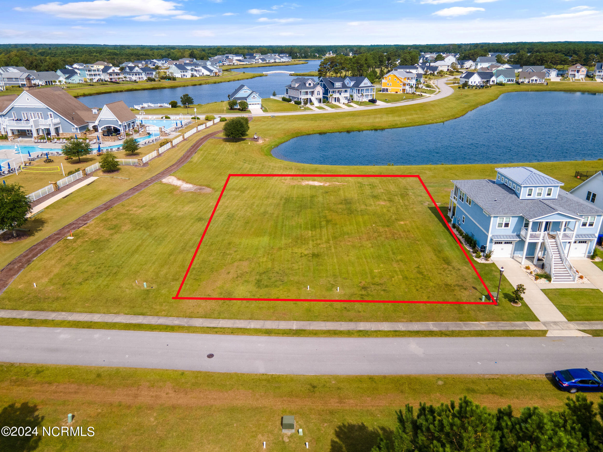 325 Spicer Lake Drive Property Photo 9