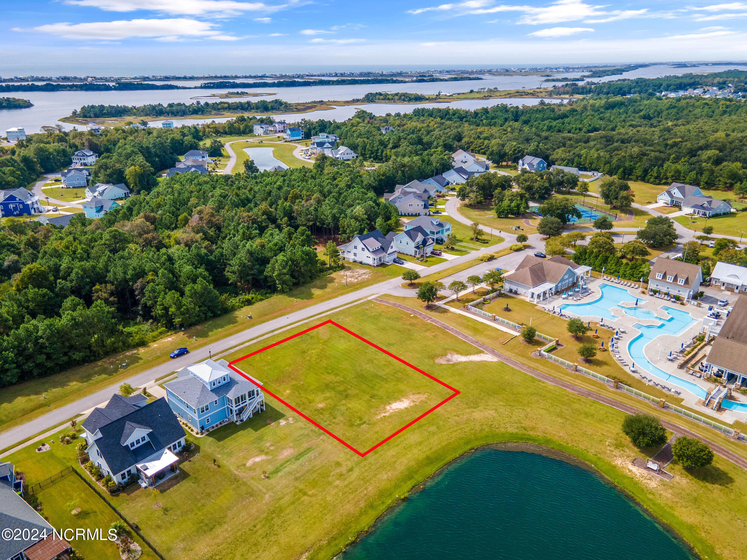 325 Spicer Lake Drive Property Photo 13