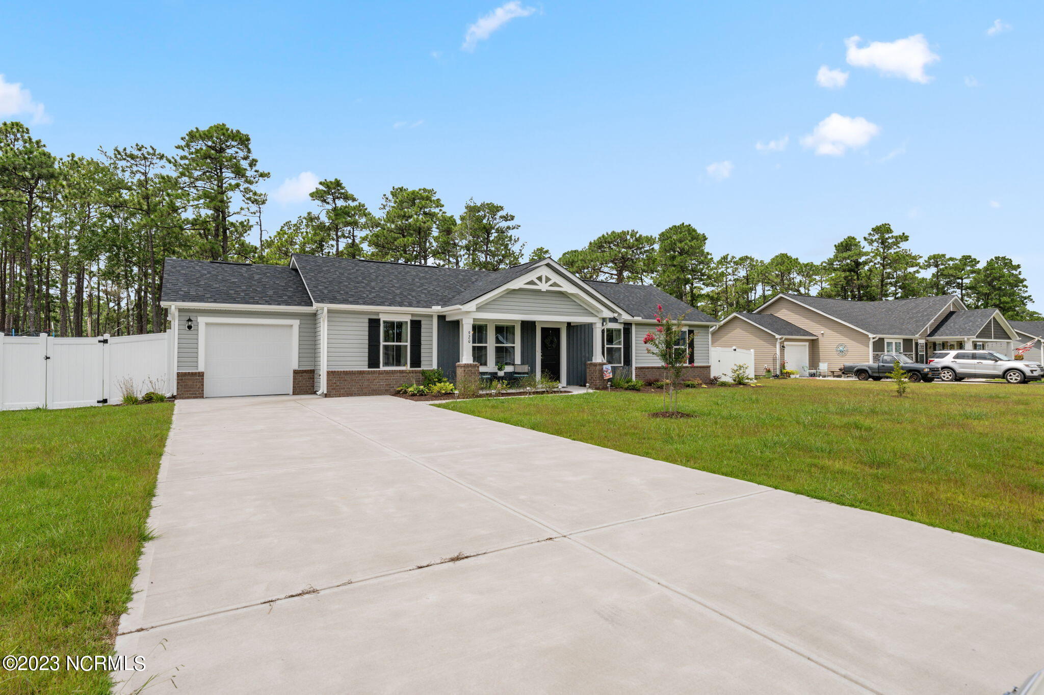 920 Golf View Road Property Photo 2